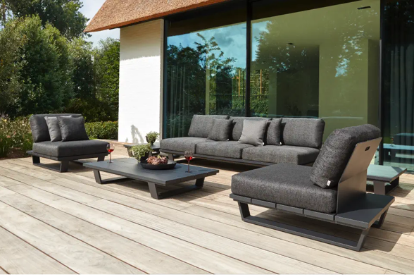 Terrasse avec salon Pagino de Bristol à la carte d’Exterioo meubles de jardin