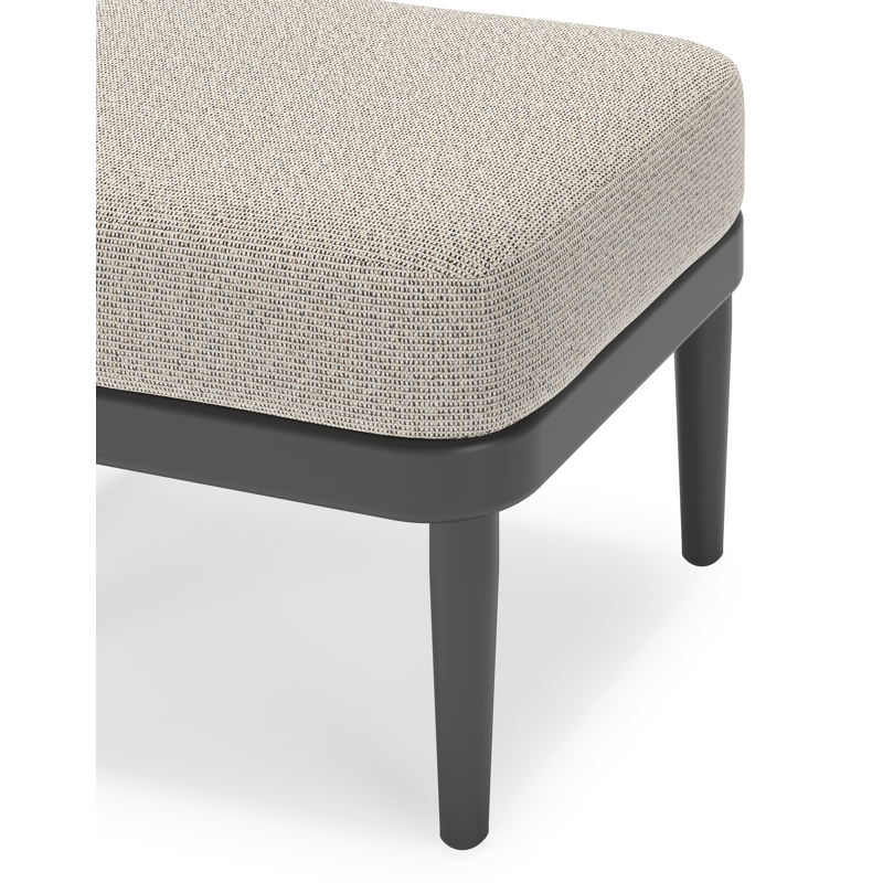 Orso poef in zwart aluminium met Firenze Sand all weather solica kussen