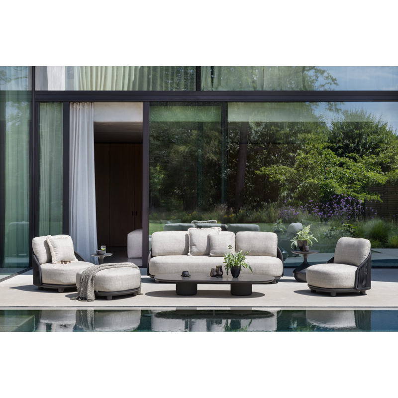 Salon de jardin Vadelo en aluminium noir et corde ronde tissée verticalement noir et coussins en all weather sunbrella® luxe chartres pewter