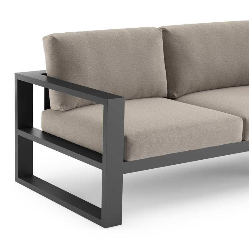 Verato loungehoek in zwart aluminium met savane coconut all weather sunbrella® luxe kussen