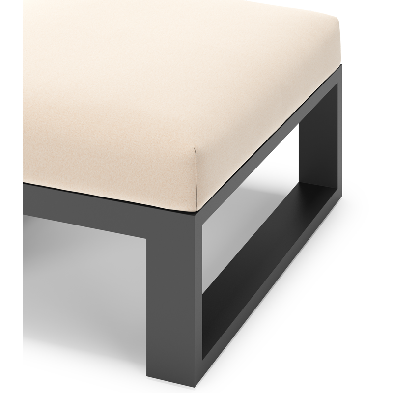 Verato poef in zwart aluminium met natte linen chalk all weather sunbrella® luxe kussen