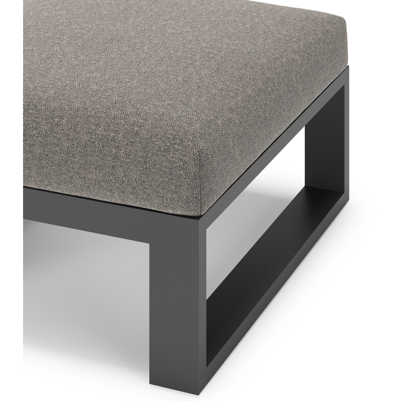 Verato poef in zwart aluminium met chartres drizzle all weather sunbrella® luxe kussen