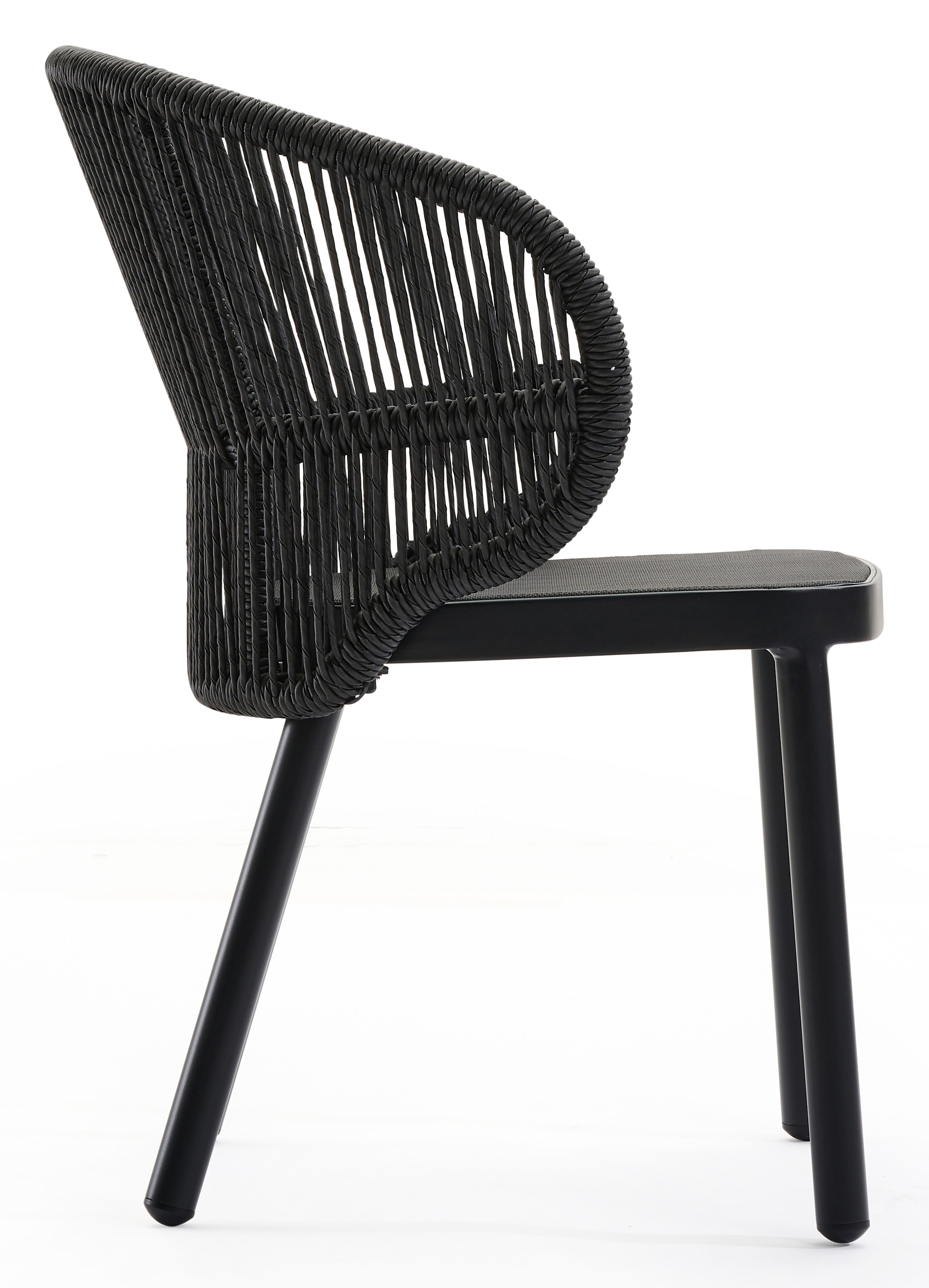 Lugano tuinstoel in zwart aluminium en zwart gedraaide ronde wicker
