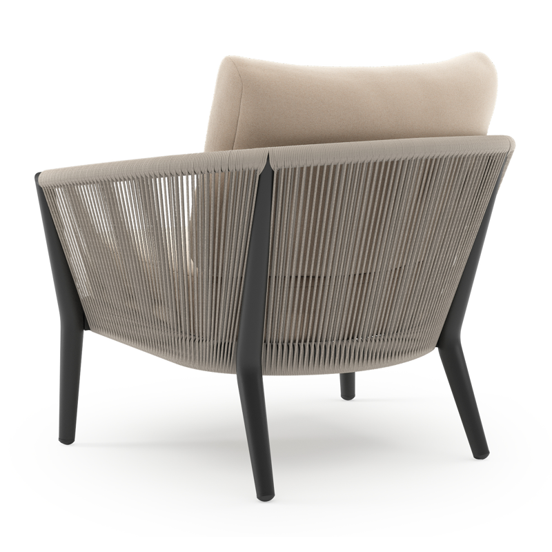 Orso loungestoel in zwart aluminium en beige verticaal geweven ronde rope met Natte Linen Chalk all weather sunbrella® luxe kussen