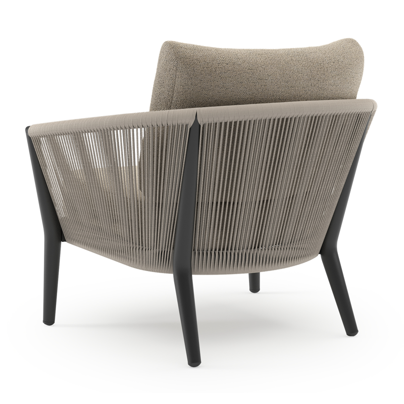 Orso loungestoel in zwart aluminium en beige verticaal geweven ronde rope met Marbella Beige all weather cosytica kussen