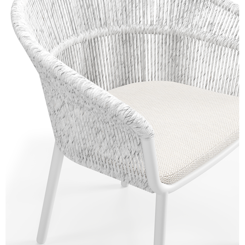 Matera stapelbare tuinstoel in wit aluminium en wit gedraaide ronde wicker met kussen in sand All Weather Olefin