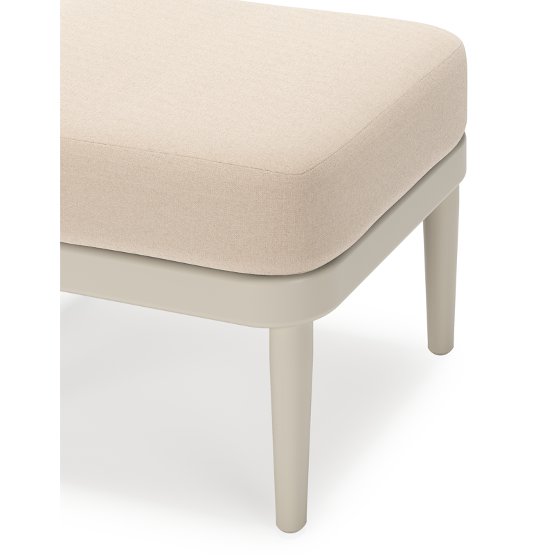 Orso poef in beige aluminium met Natte Linen Chalk all weather sunbrella® luxe kussen