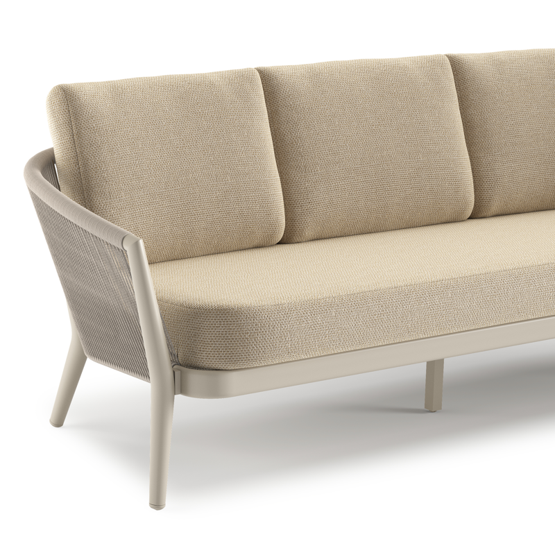 Orso loungebank in beige aluminium en beige verticaal geweven ronde rope met Althea Camel all weather cosytica kussen