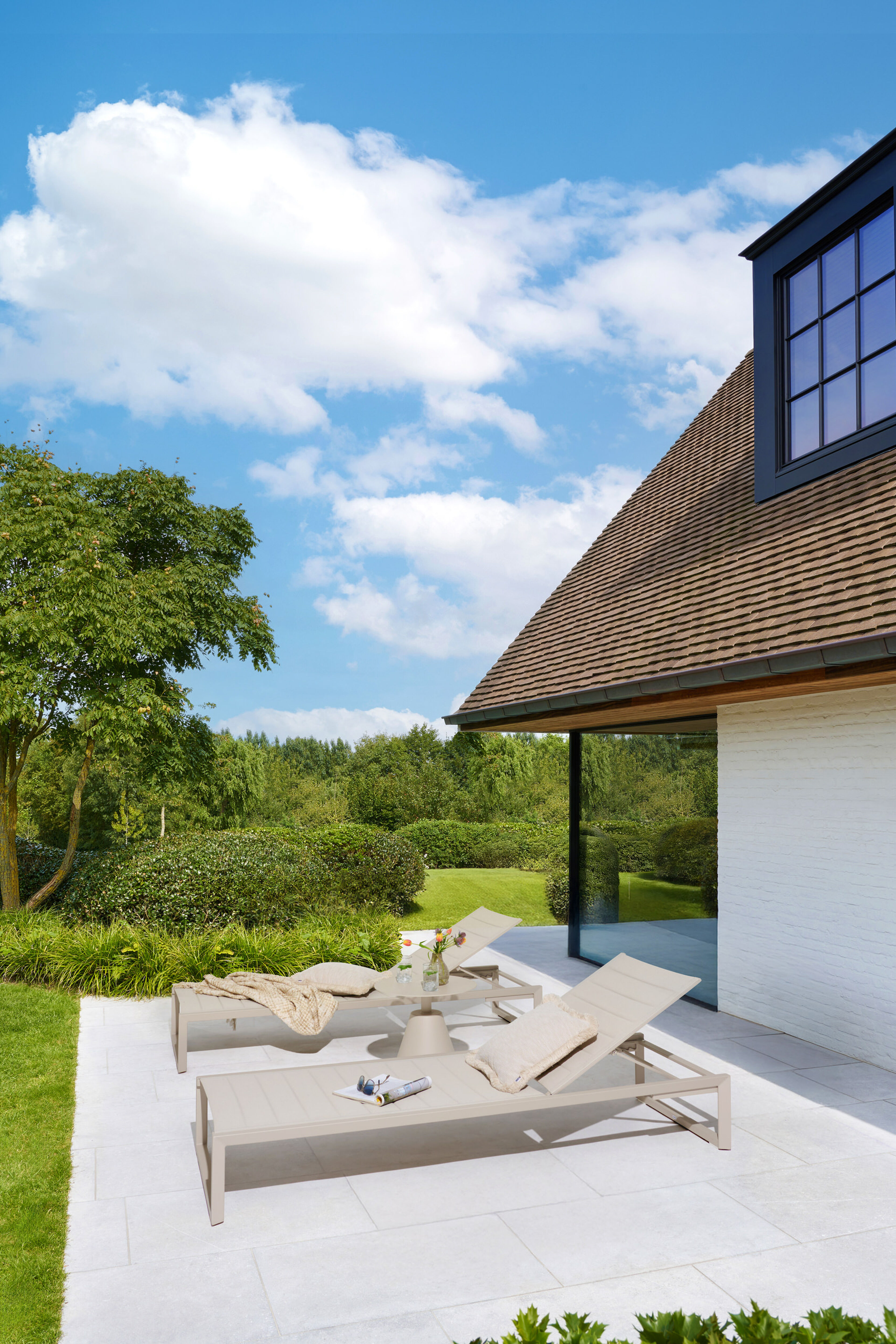 Cirello verstelbaar ligbed in beige aluminium en beige comfort textilene