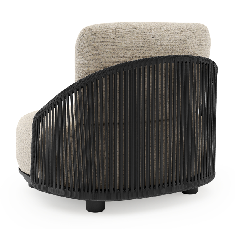 Vadelo loungestoel in zwart aluminium en zwart verticaal geweven ronde rope met marbella beige all weather cosytica kussen