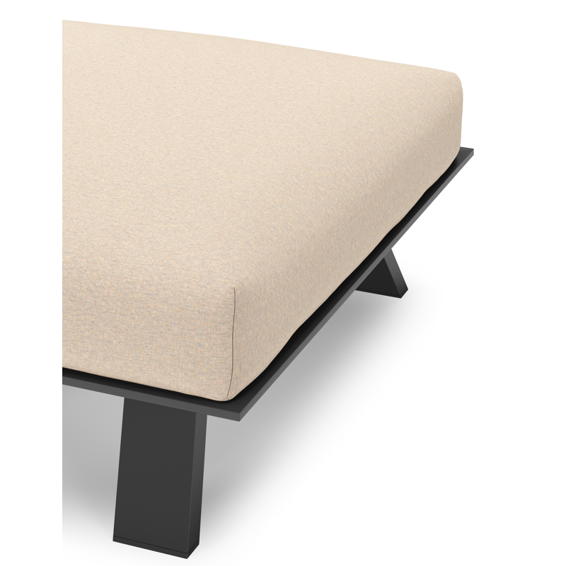 Cesano poef in zwart aluminium met heritage papyrus all weather Sunbrella® luxe kussen
