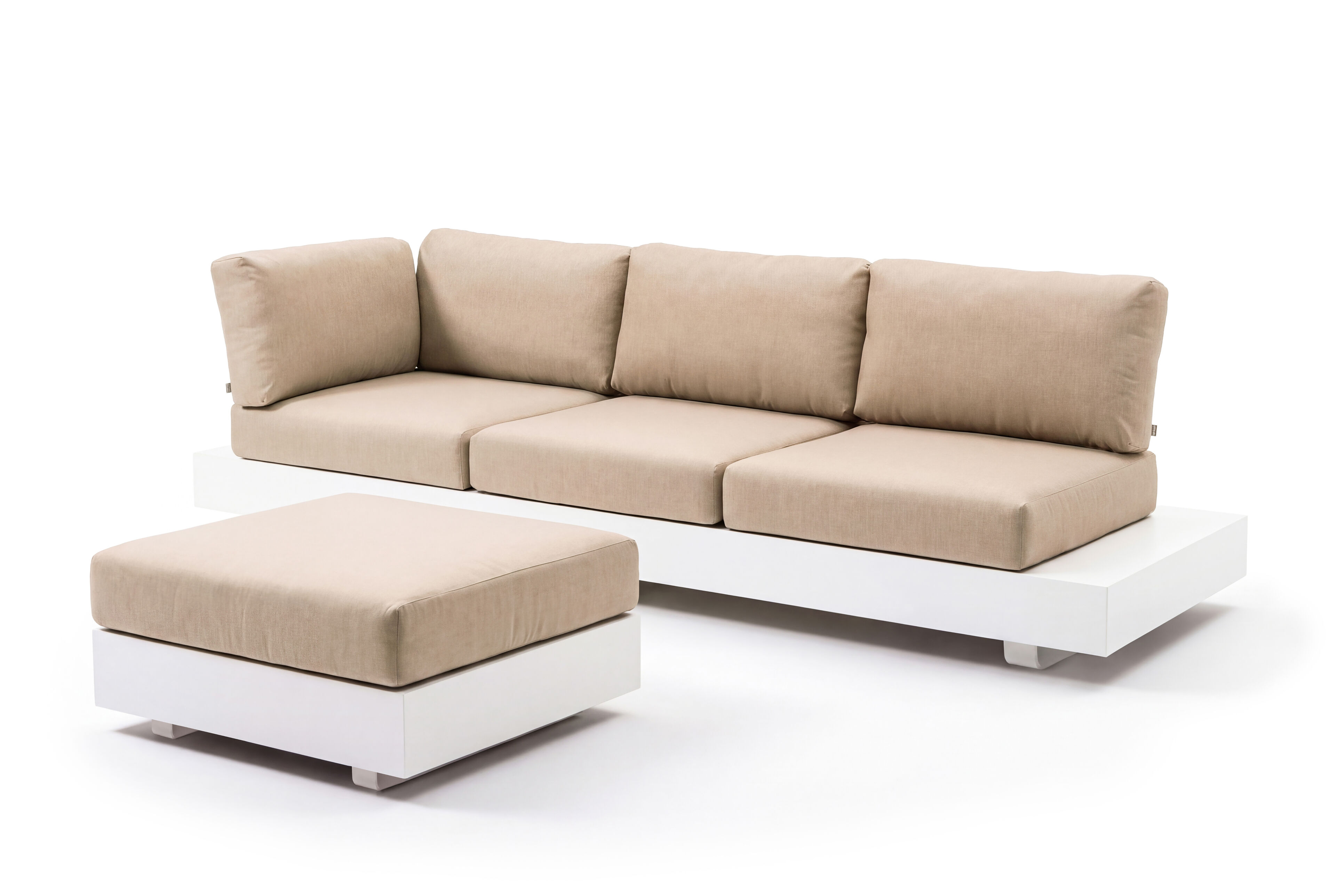 Tufo 3-zit met poef in wit aluminium met all weather olefin beige kussens