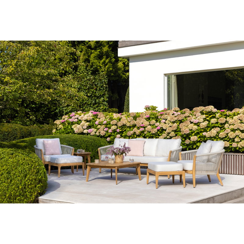Orso poef in teak met Savane Leaf all weather sunbrella® luxe kussen