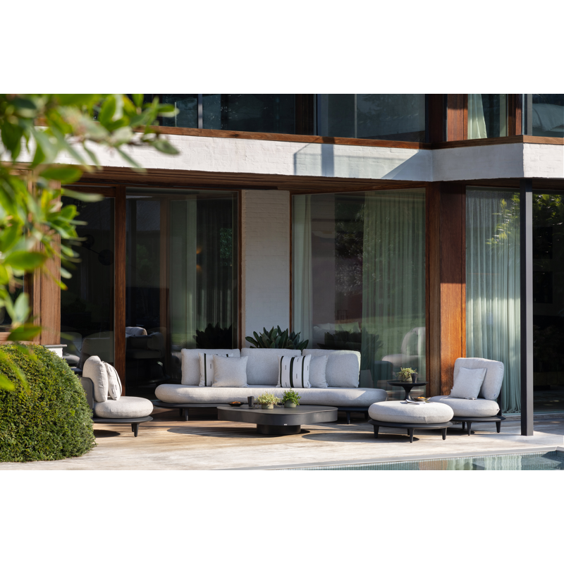 Bomero loungebank in zwart aluminium met firenze natural all weather solica kussen