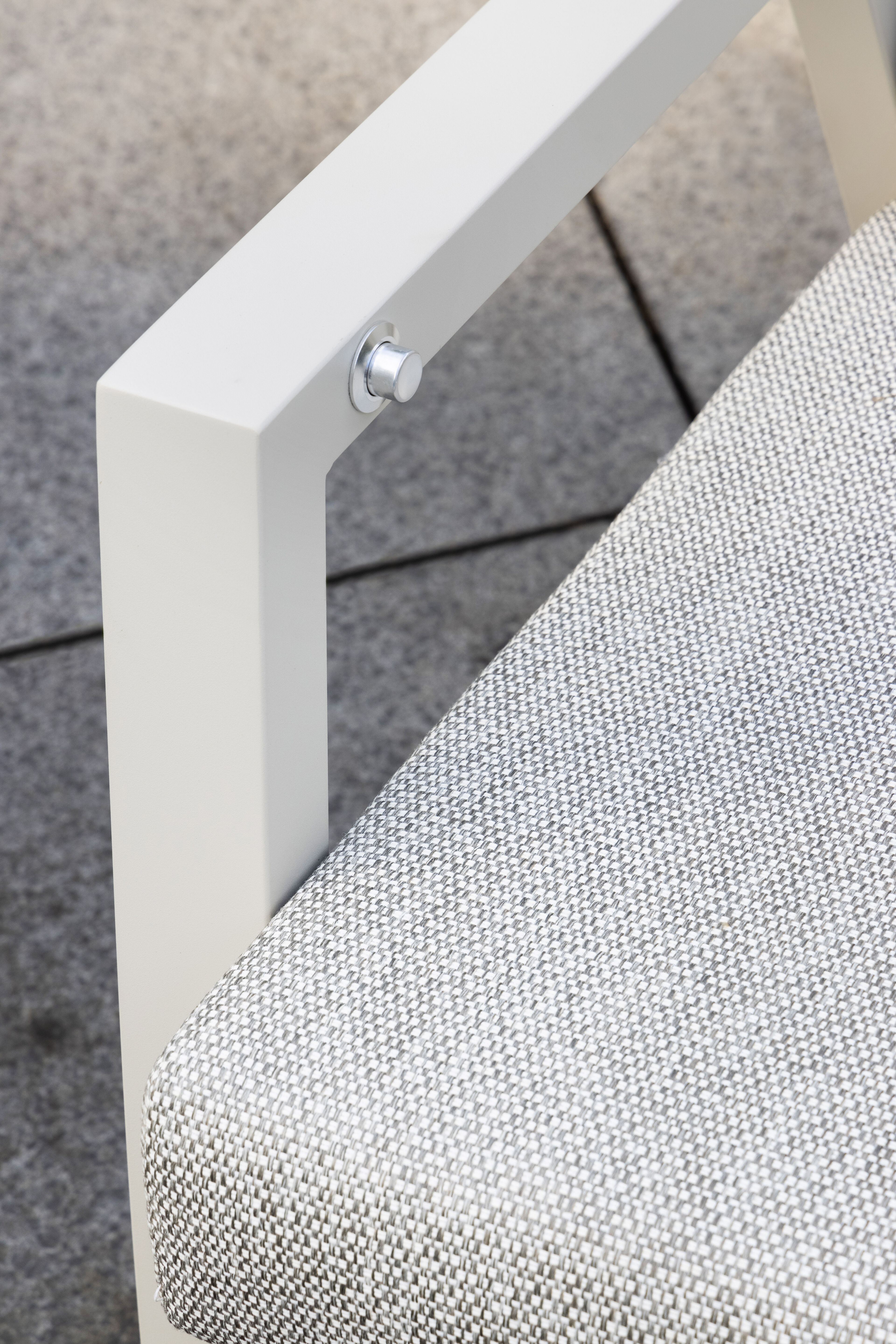 Avila loungestoel 1-zit + poef in beige aluminium met twilight granite weather+ softtouch kussen