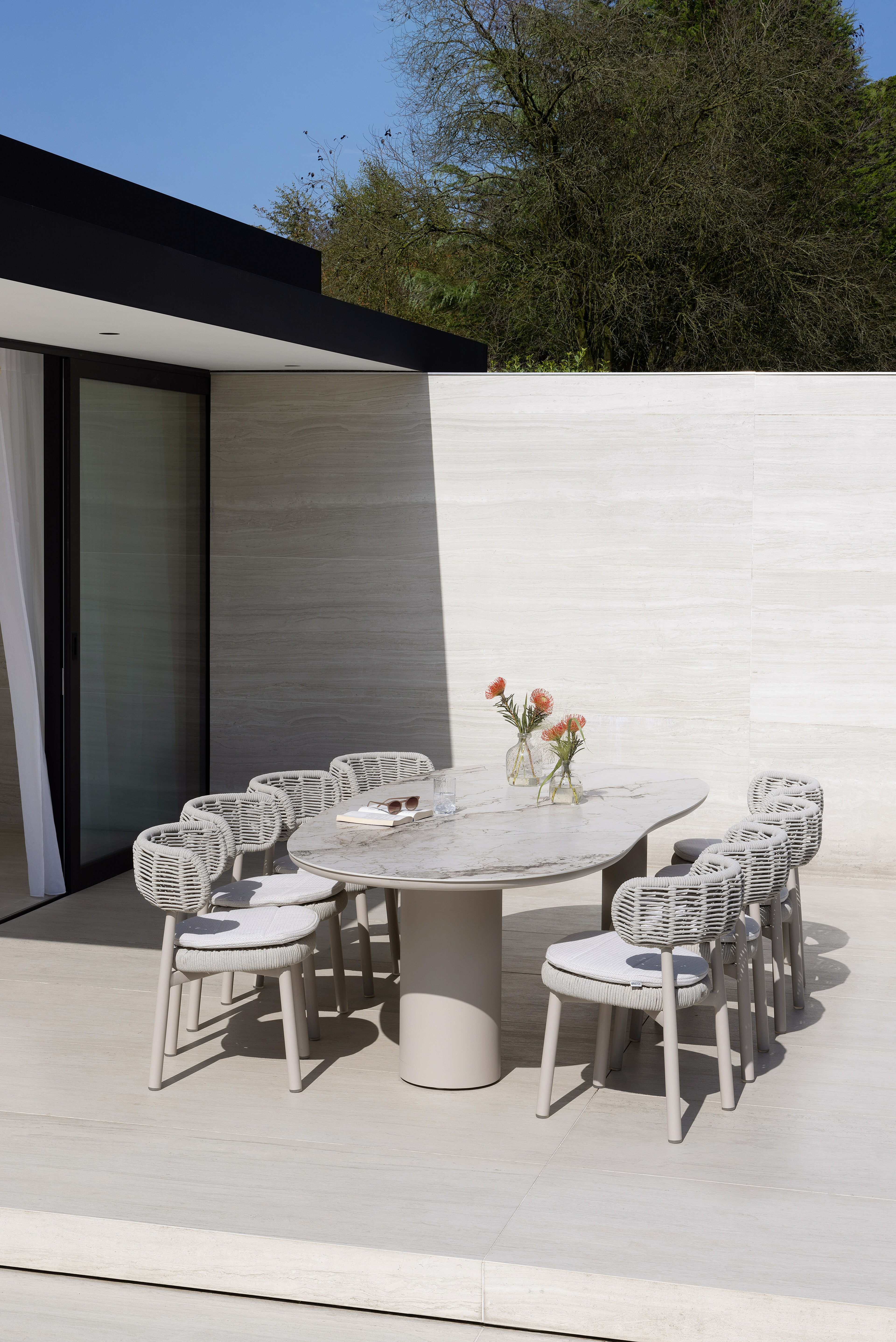 Chaise de jardin Lomo en aluminium beige et corde ronde tissée carrée beige
