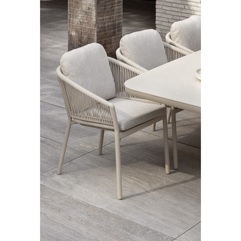 Chaise de jardin empilable Gerona en aluminium beige et corde ronde tissée verticalement beige avec coussin en Weather+ Softtouch Rustic