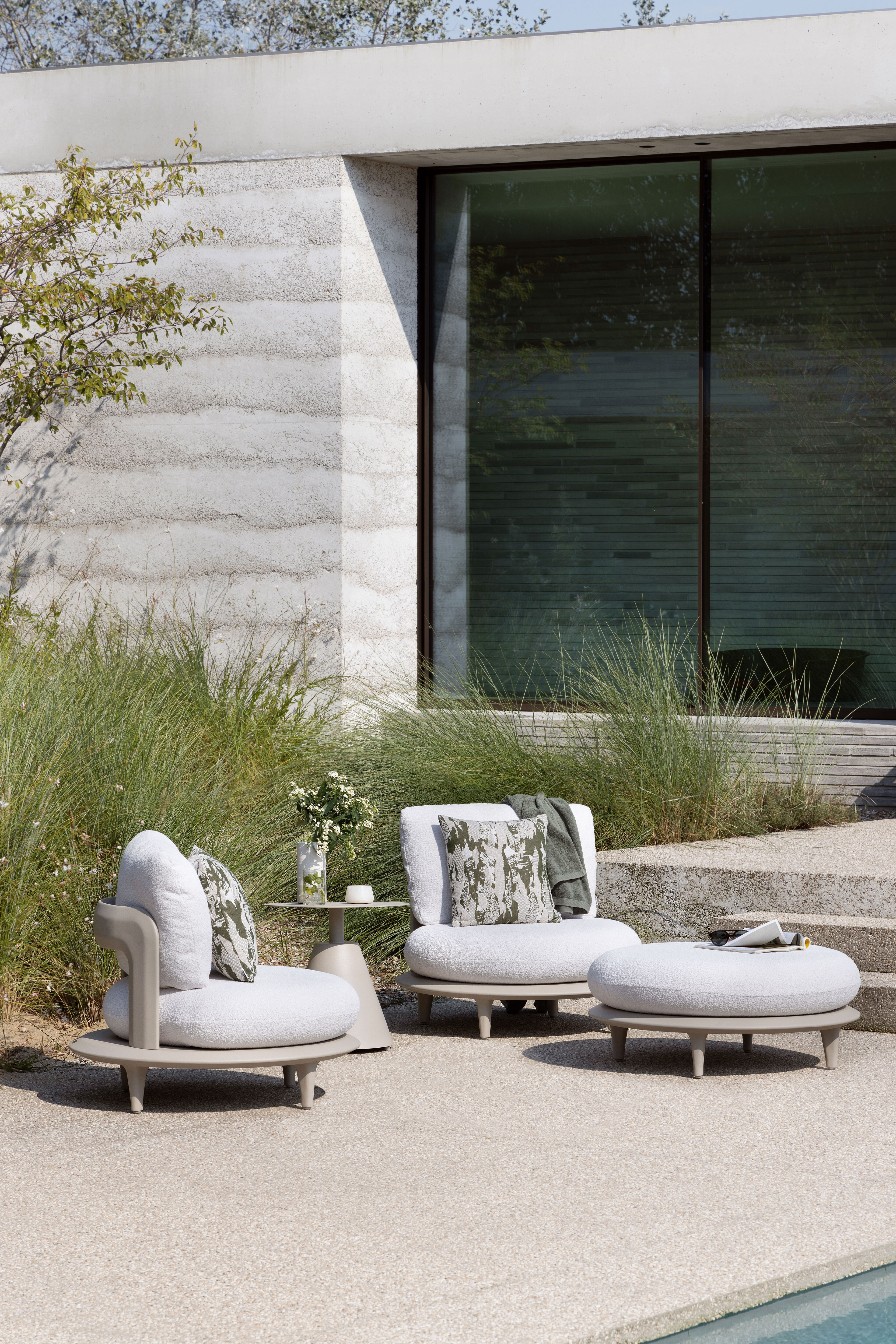 Fauteuil de jardin Bomero en aluminium beige et coussins en all weather solica firenze natural