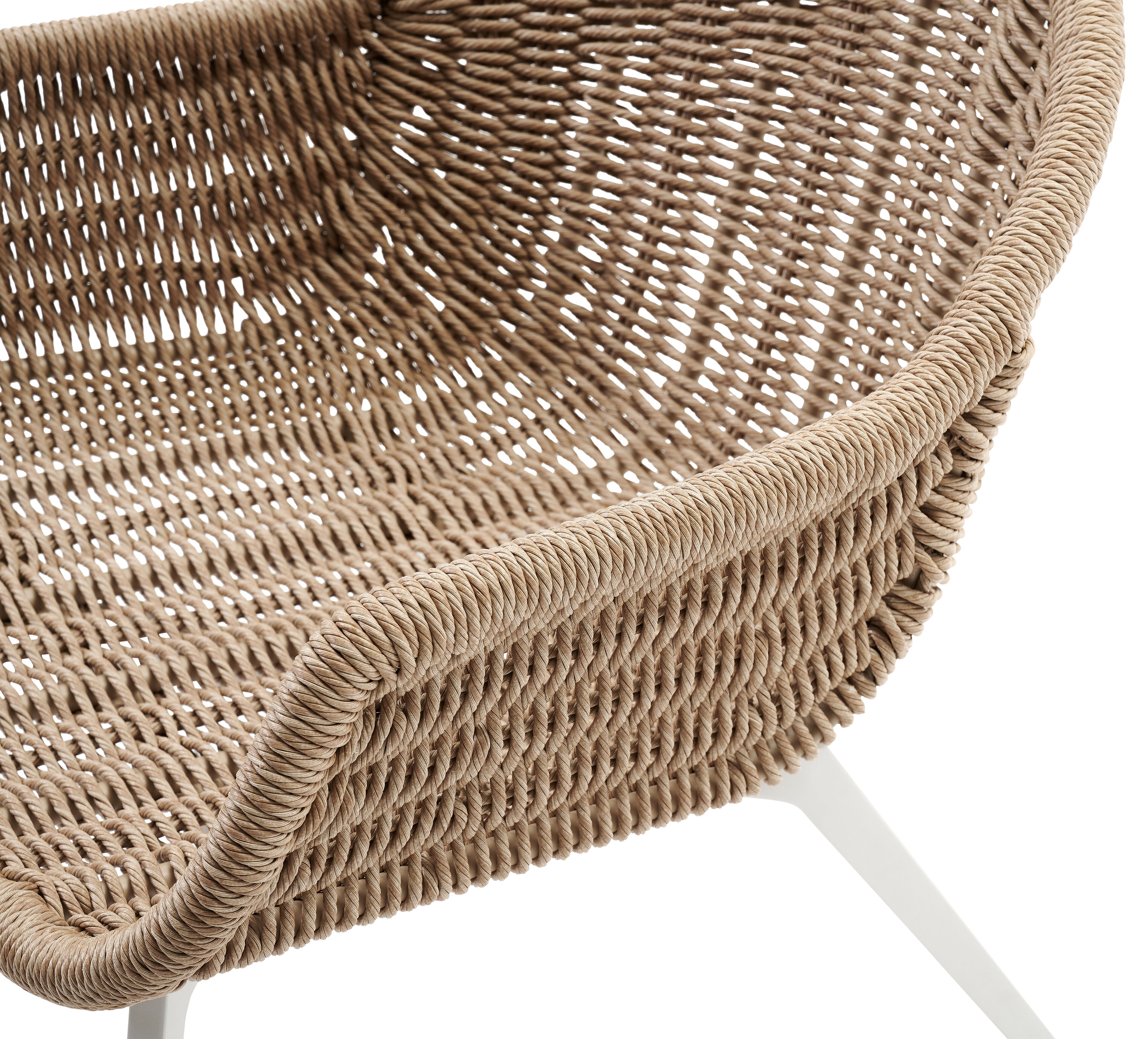 Pagino loungestoel in wit aluminium en naturel gedraaide ronde wicker