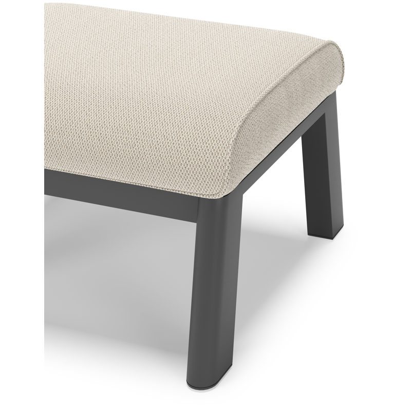 Pouf Cirello en aluminium noir et coussins en all weather sunbrella® luxe lopi marble