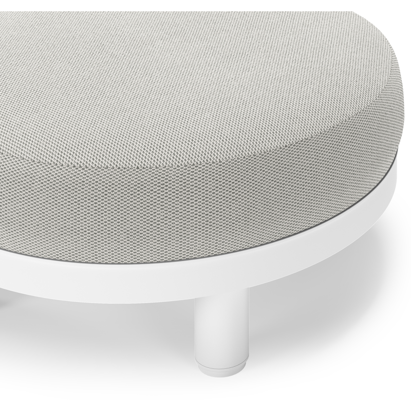 Donato lounge poef in wit aluminium met All Weather Sunbrella® Luxe Lopi Ash kussen