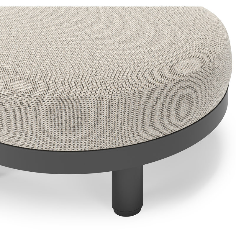 Donato lounge poef in zwart aluminium met All Weather Solica Firenze Sand kussen