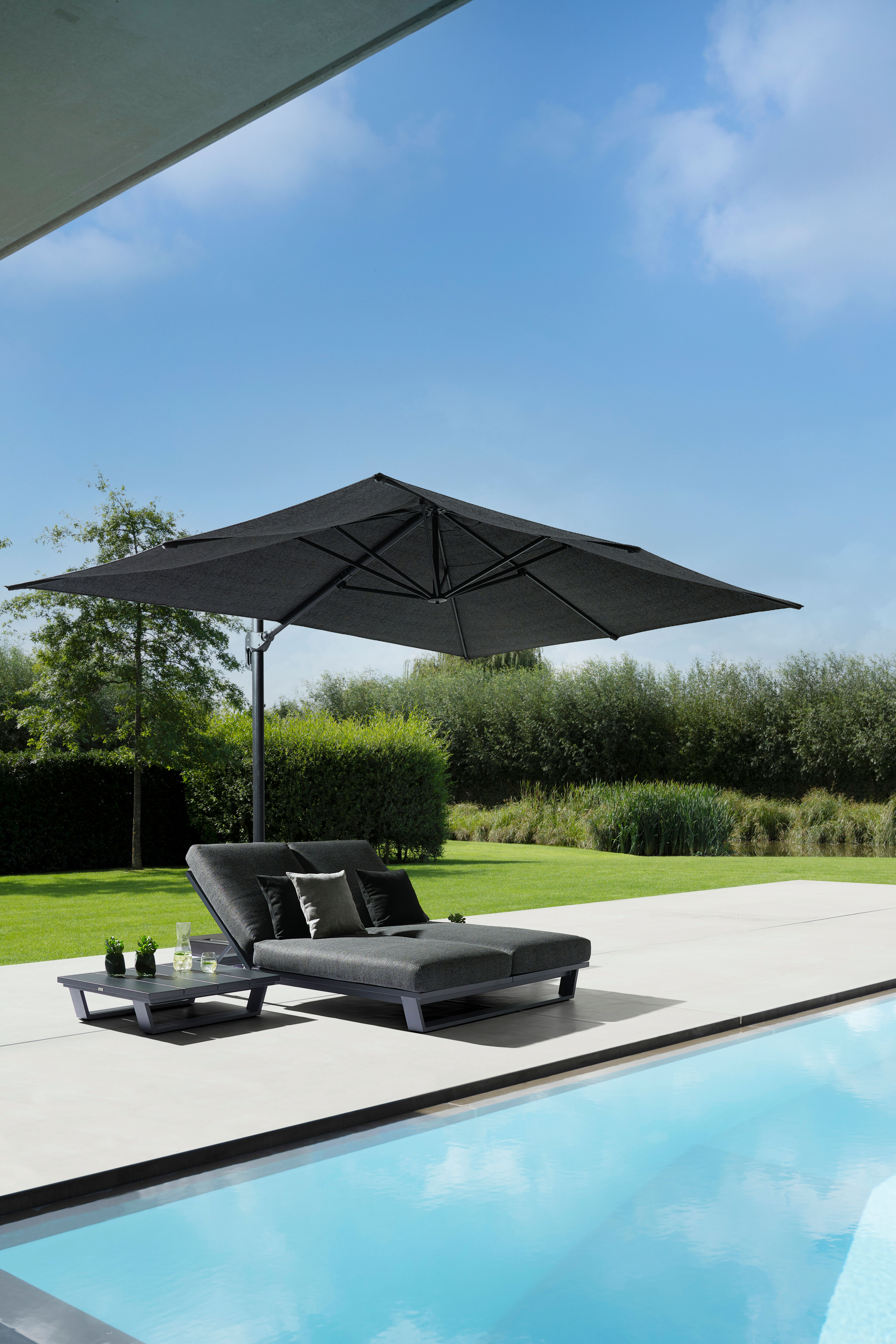 Lapido XL parasolvoet zwart beton van 160 kg
