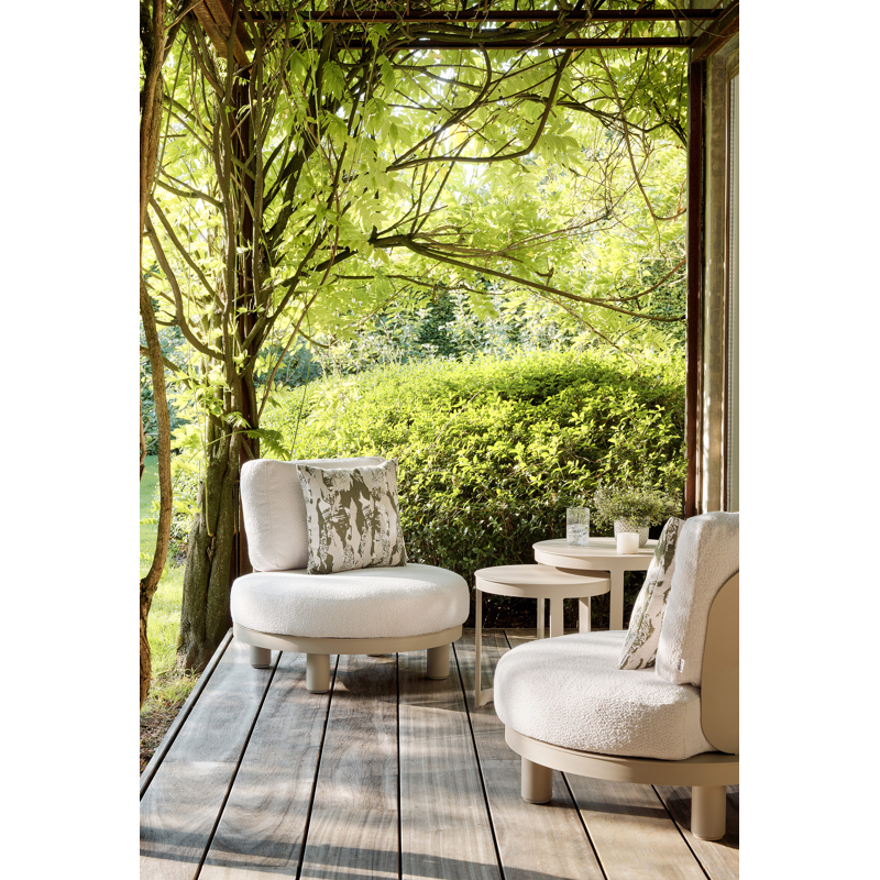 Donato loungestoel in beige aluminium met all weather sunbrella® luxe Savane Leaf kussen