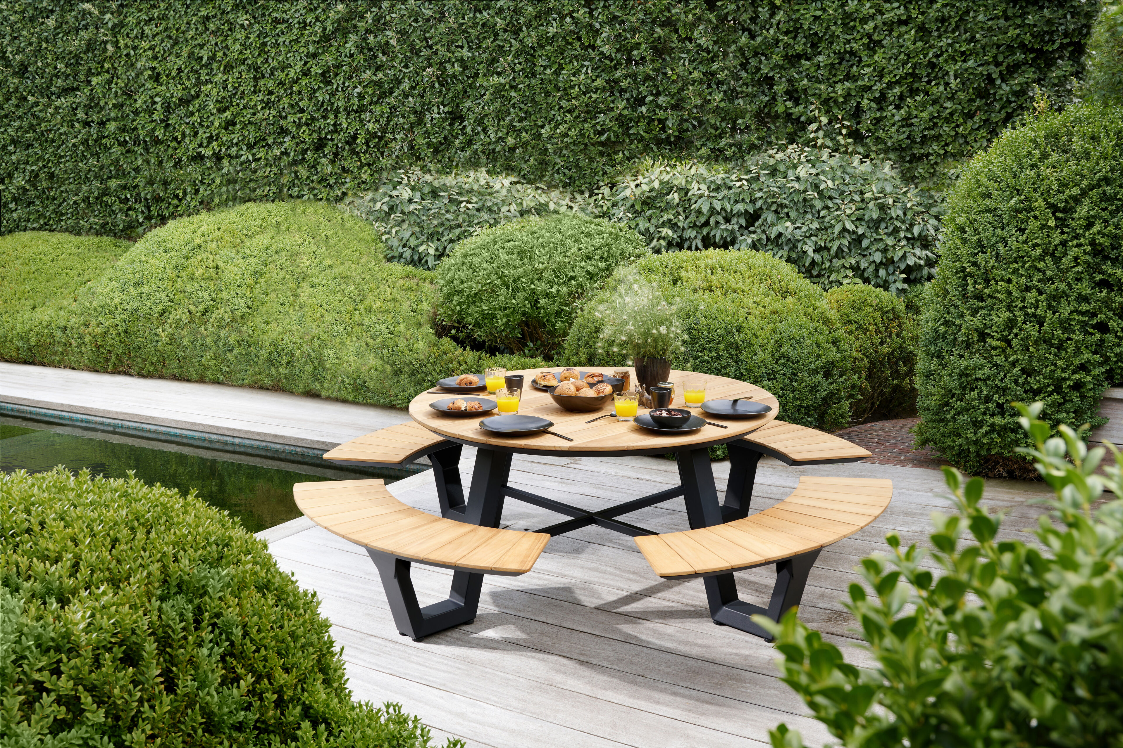 Rondino picknicktafel in zwart aluminium en teak tafelblad - Dia. 236 x - Dia. 236 x H 72 cm
