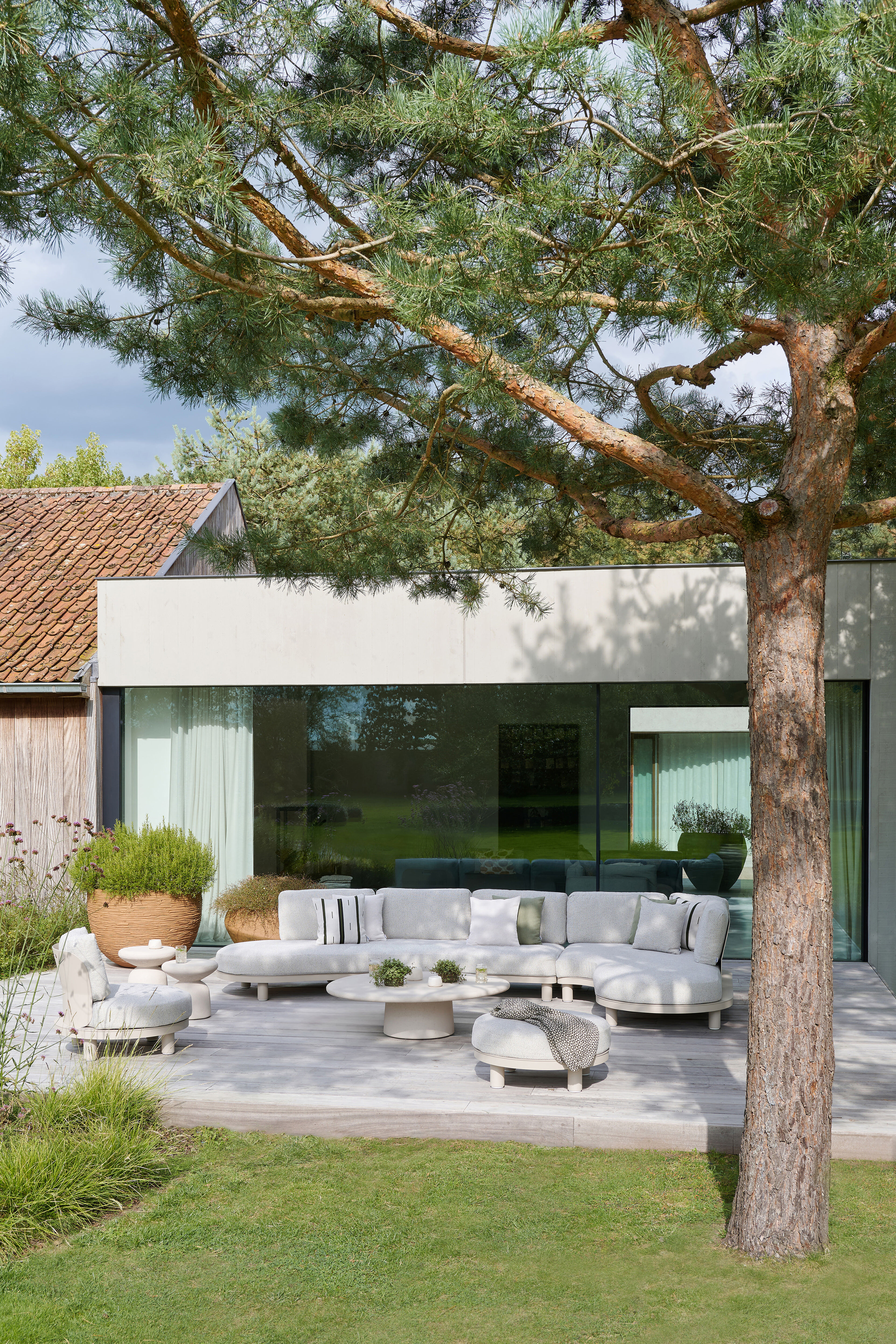 Salon de jardin d'angle Donato en aluminium beige et coussins en all weather cosytica Althea Chalk