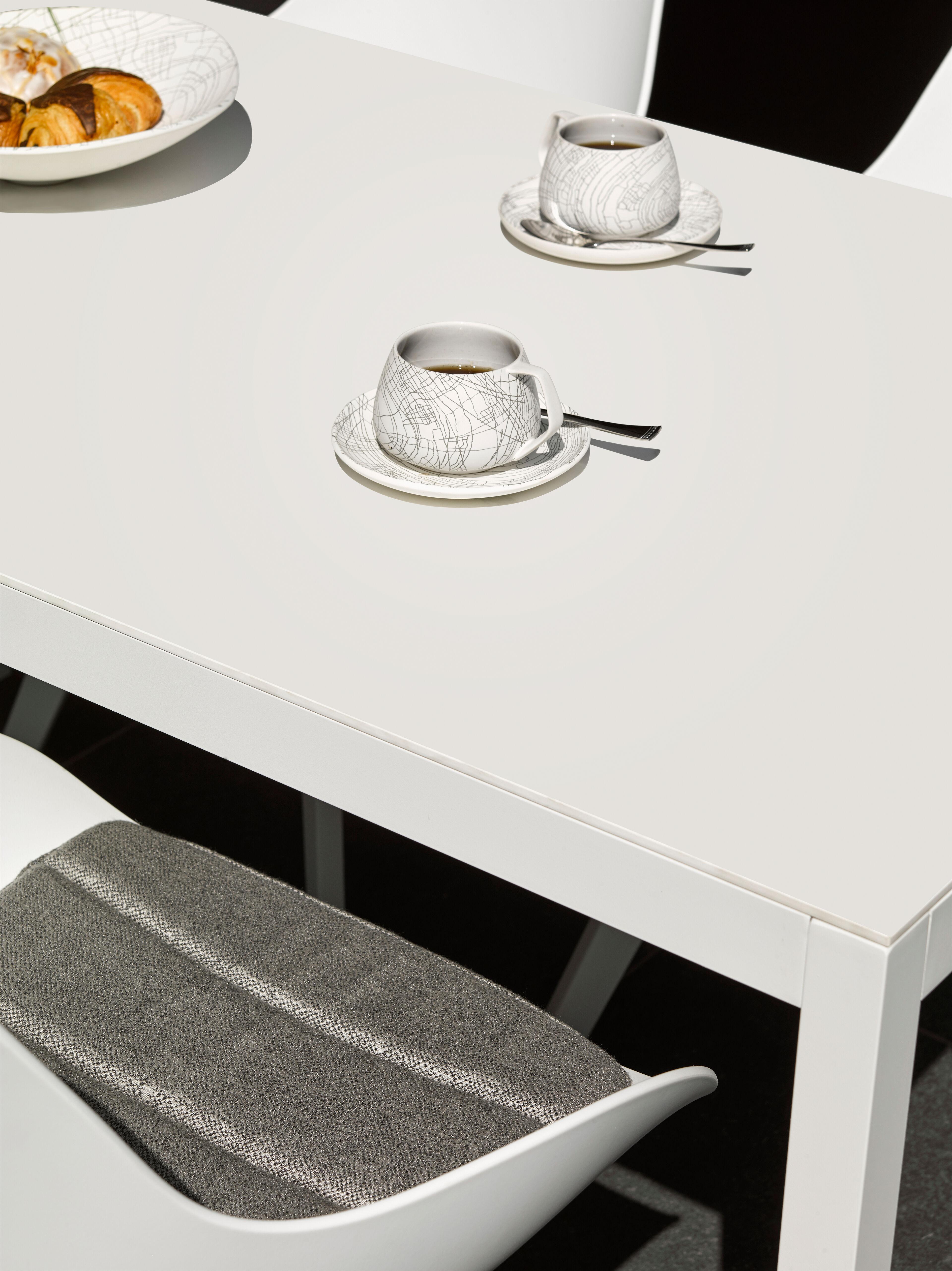 Mesa tuinstoel in wit aluminium en wit kunststof