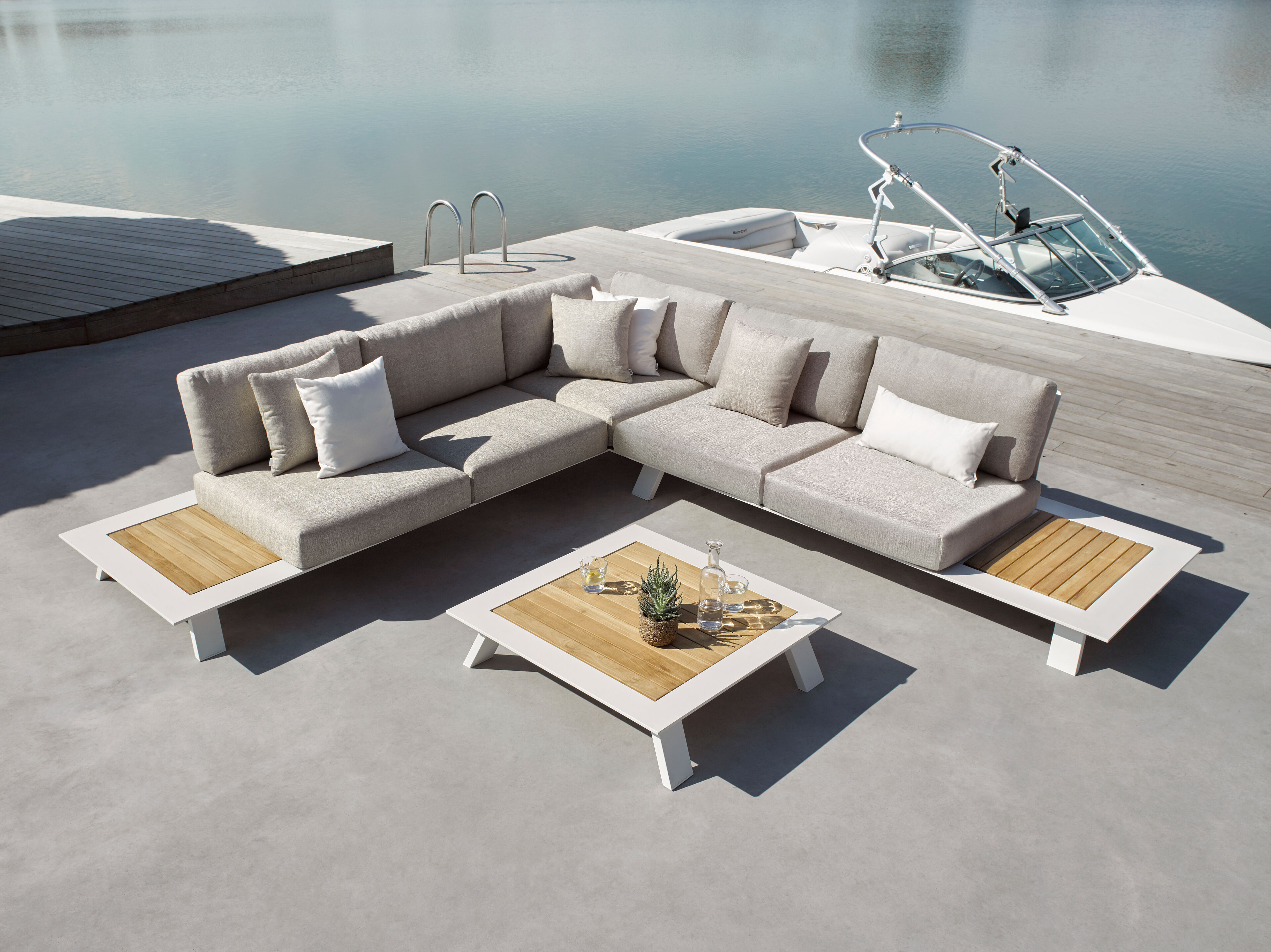 Sierkussen 45 x 45 cm in all weather sunbrella® luxe chartres pewter