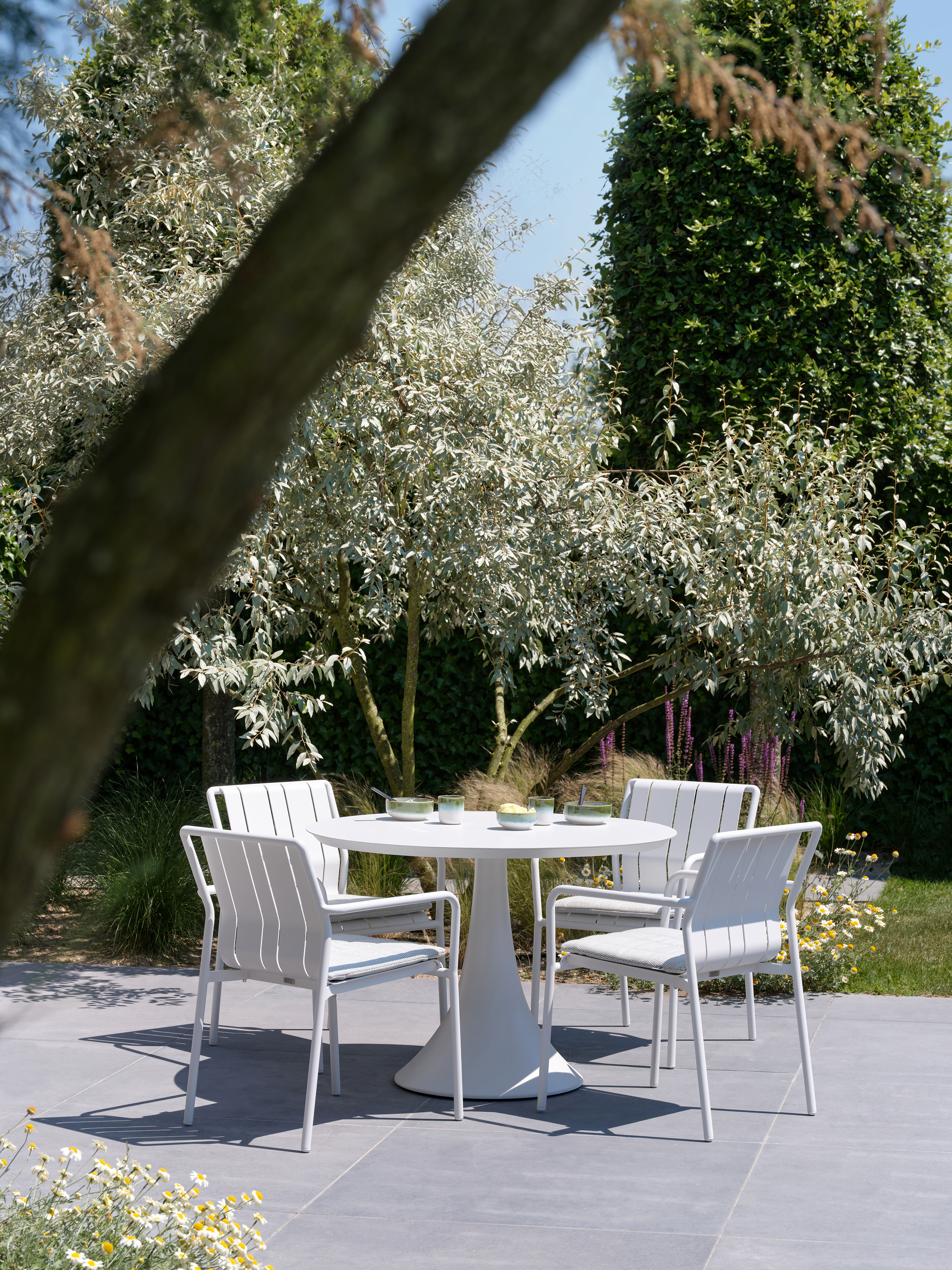 Bolito tuinstoel in wit aluminium