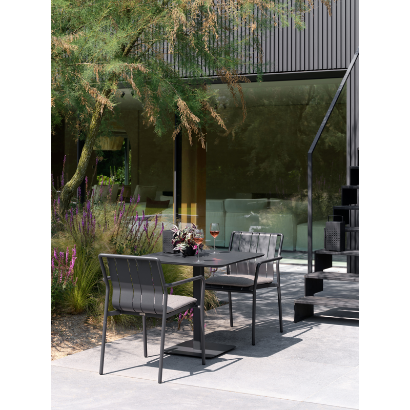 Table de jardin Fano inclinable carré arrondi en aluminium noir - Lg. 80 x Lrg. 80 x Haut. 73 cm