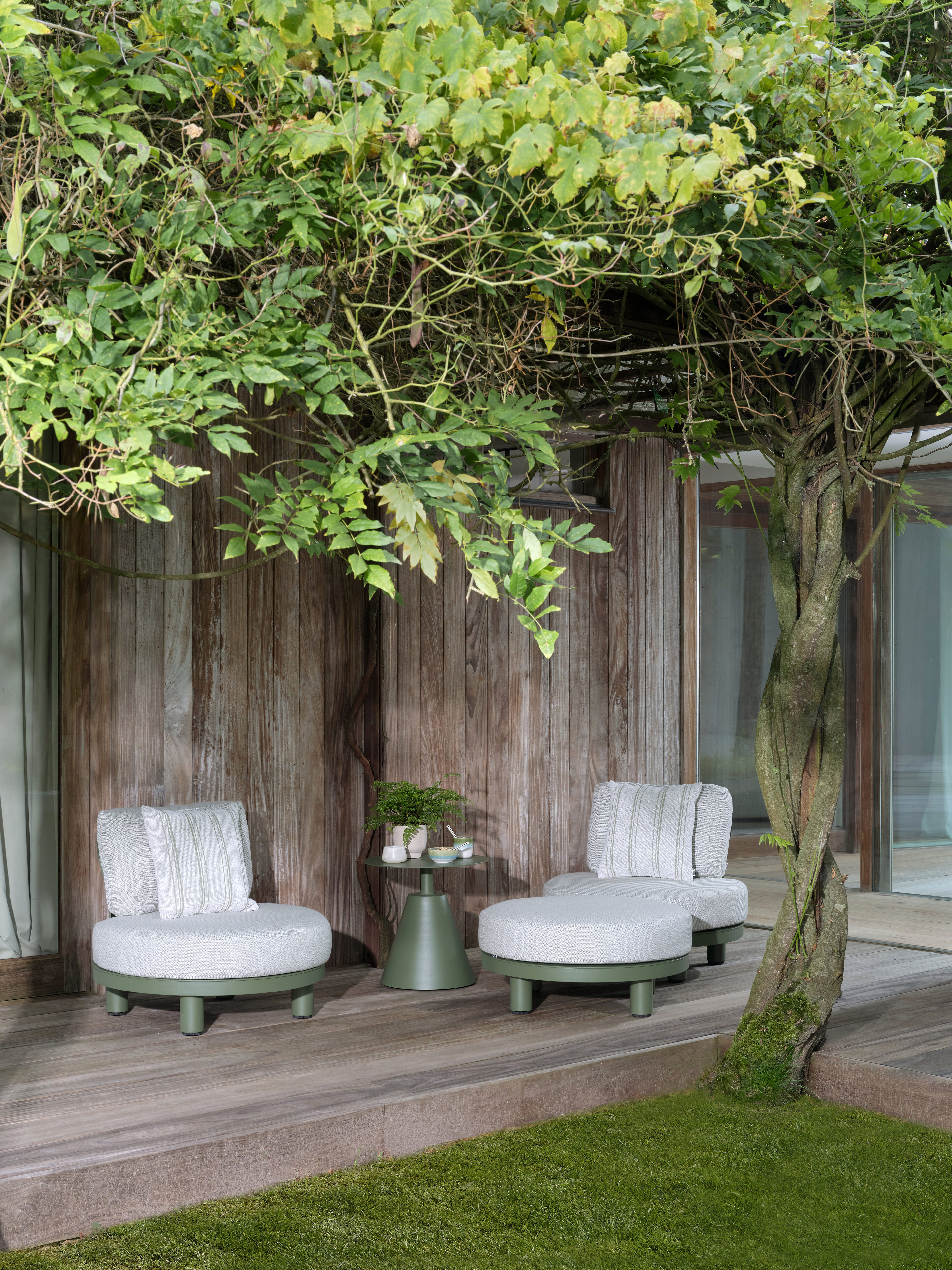 Donato loungestoel in groen aluminium met all weather sunbrella® luxe Lopi Bud kussen