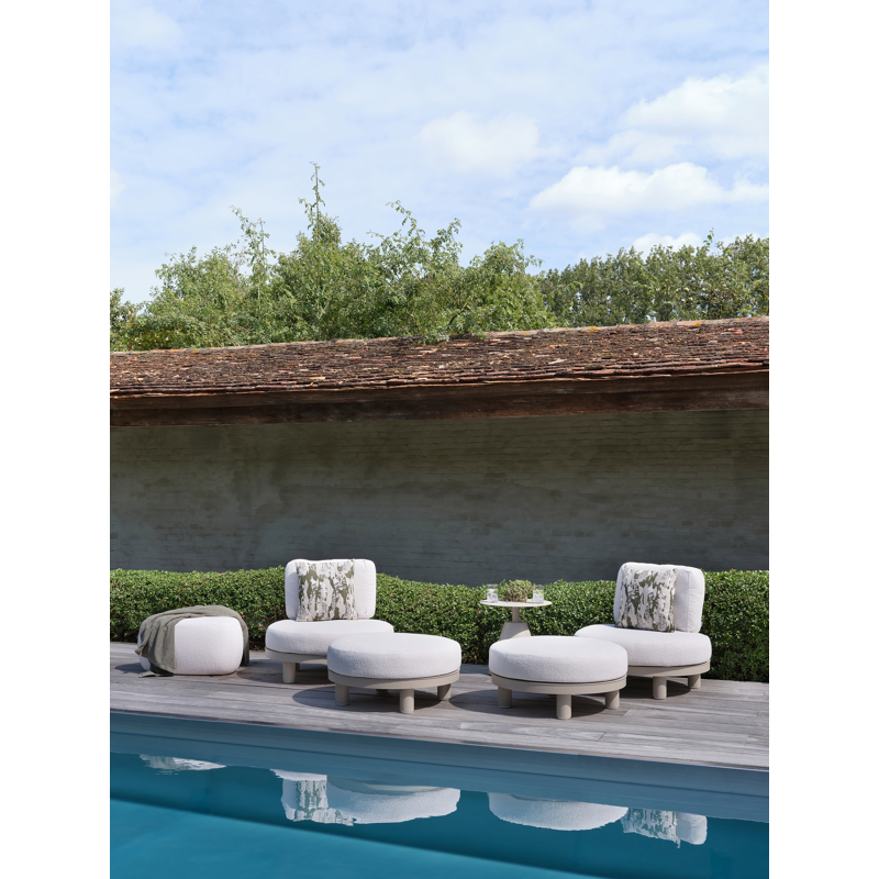 Donato lounge poef in beige aluminium met all weather sunbrella® luxe Savane Leaf kussen