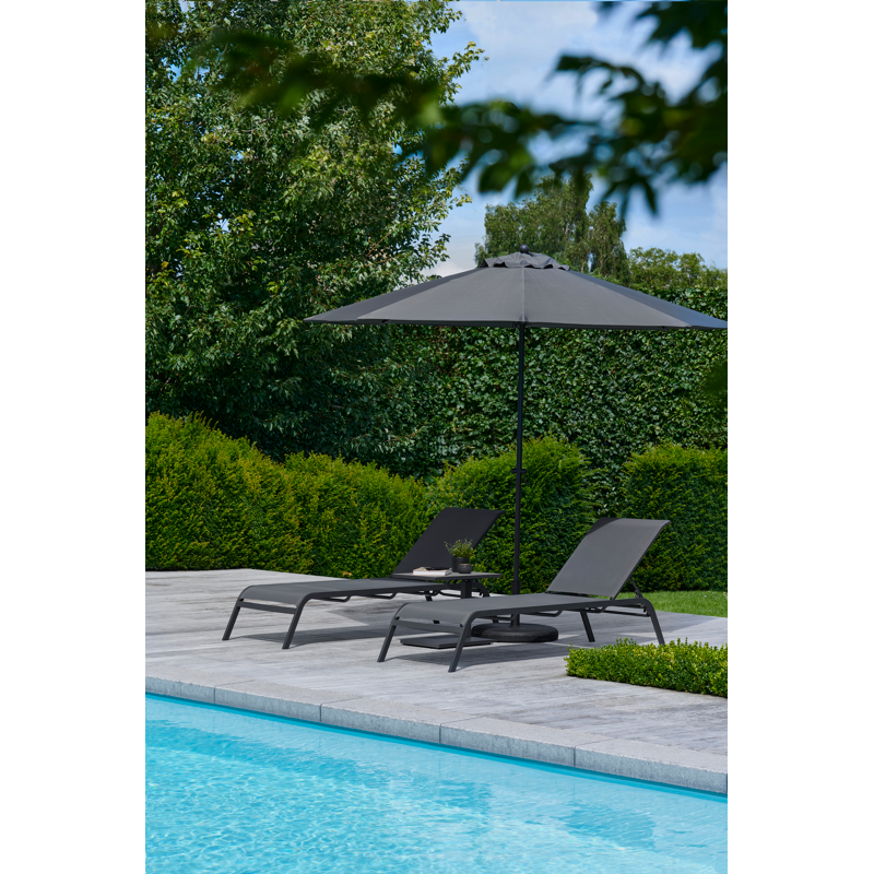 Pied de parasol Plana en béton noir de 40 kg