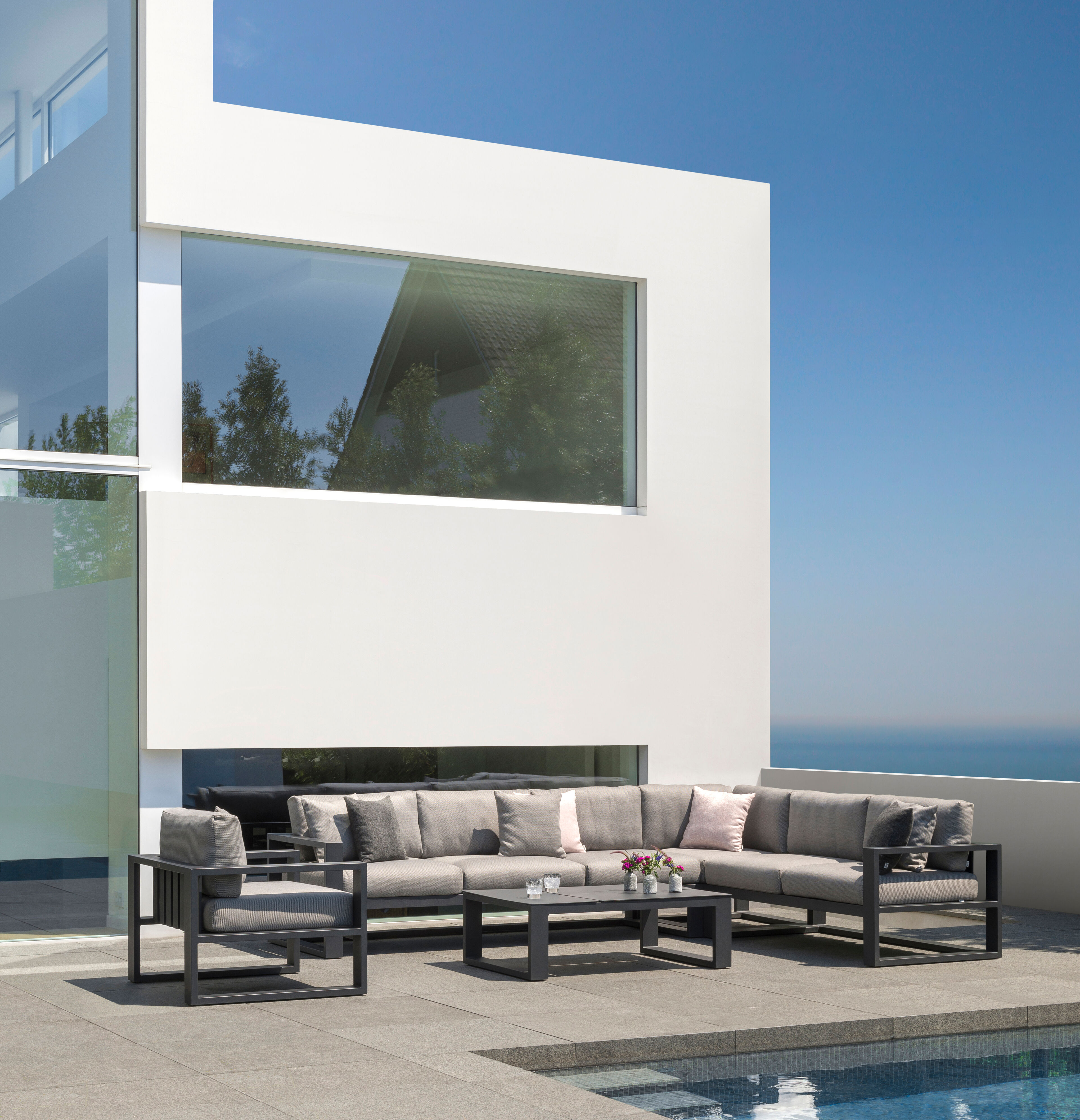 Table basse Verato en aluminium noir - Lg. 120 x Lrg. 80 x Haut. 40 cm