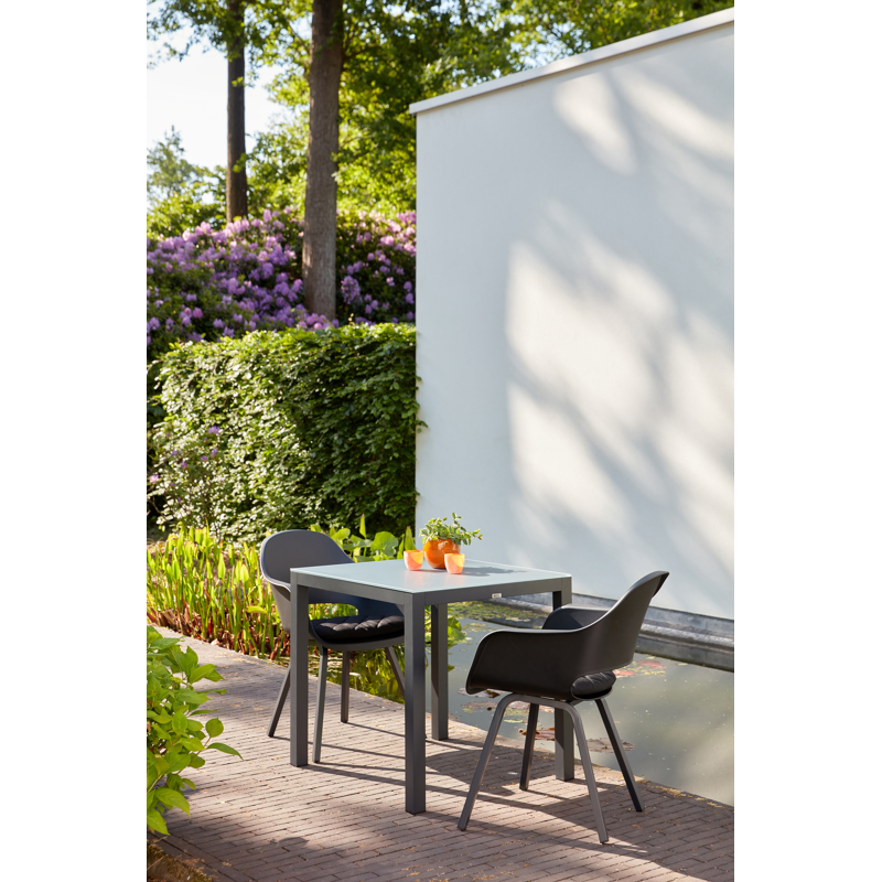 Chaise de jardin Artena en aluminium noir et matiére synthétique noir