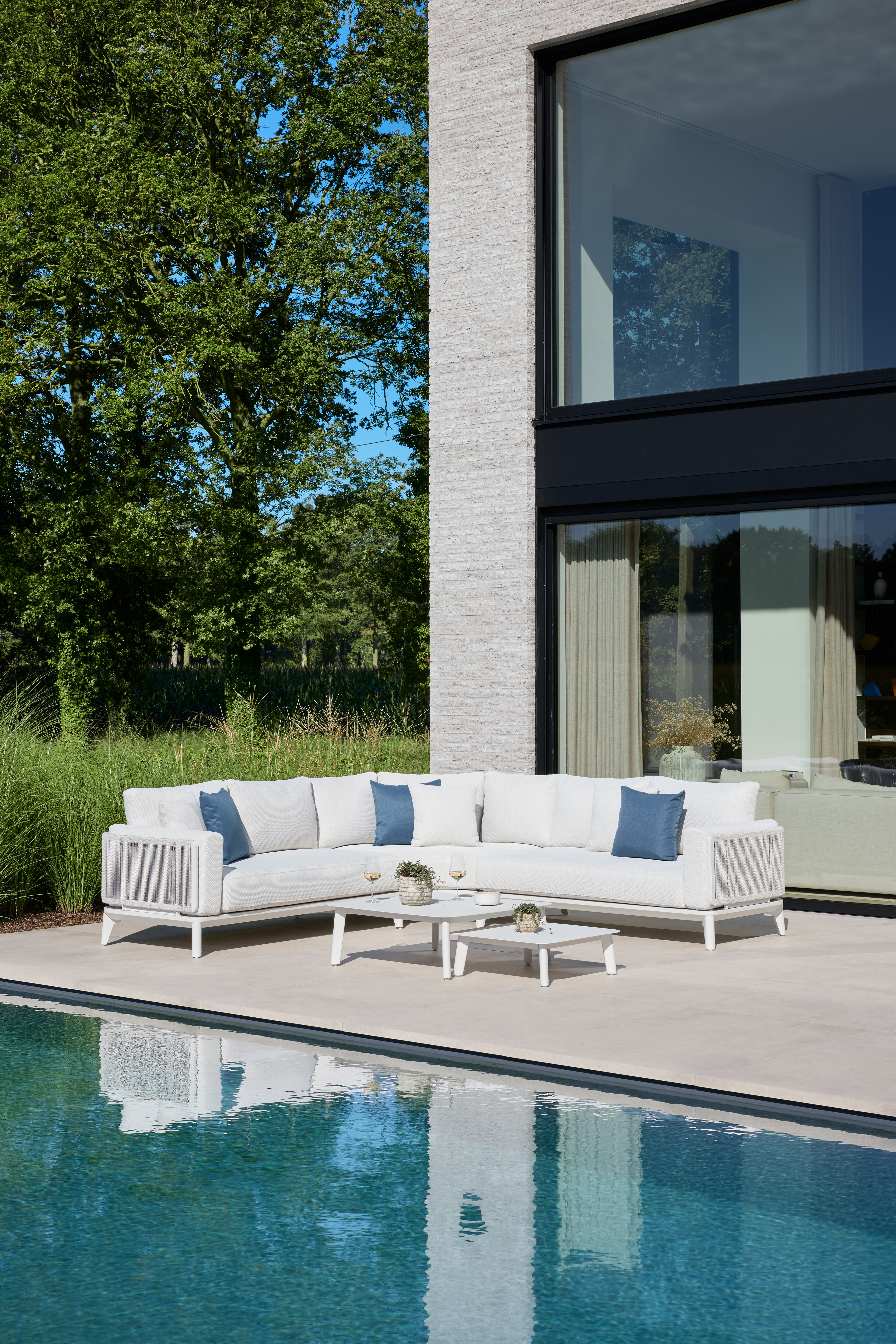 Mosa loungetafel in wit aluminium - L 85 x B 85 x H 30 cm