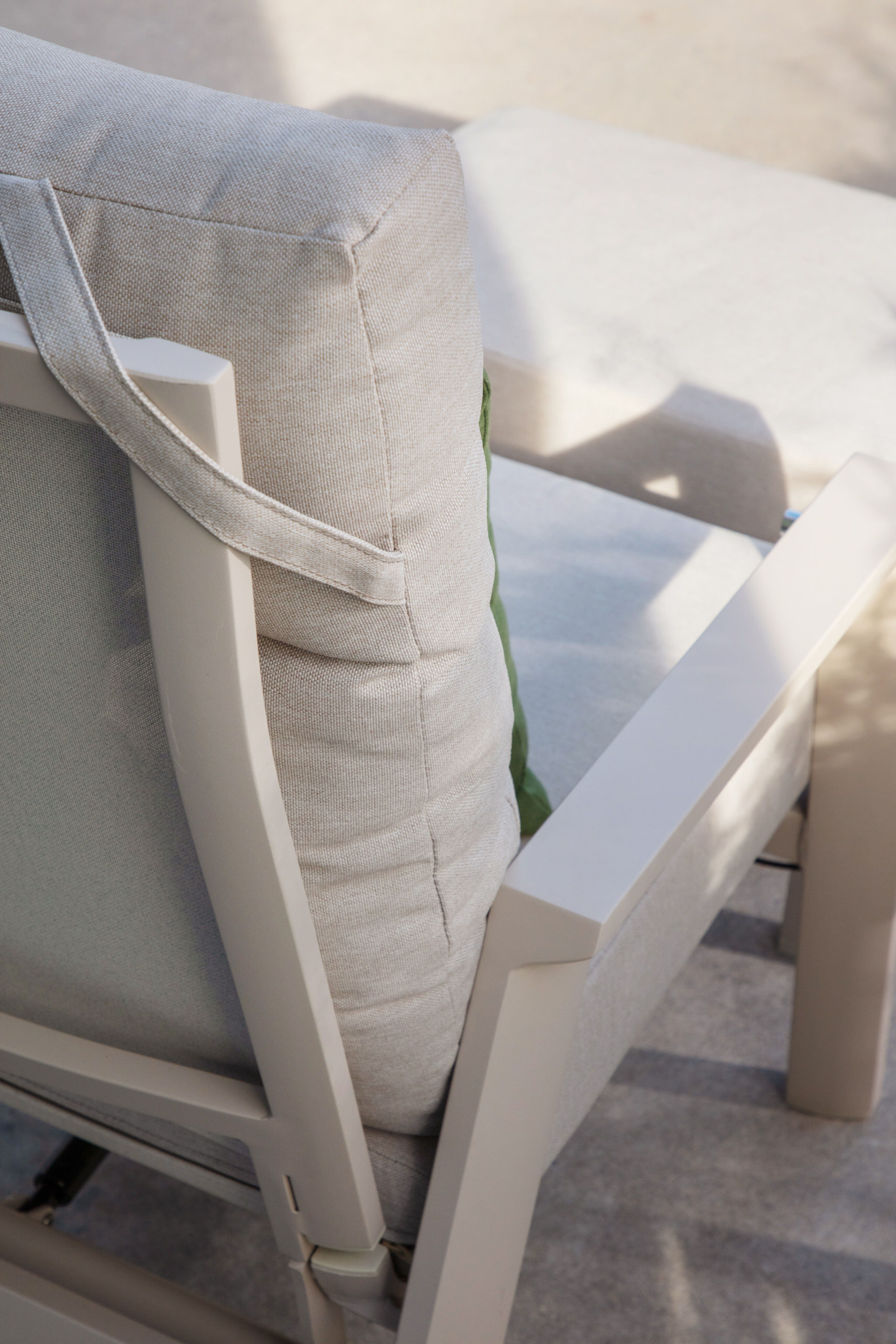 Fauteuil de jardin Mismo en aluminium beige et coussins en weather+ softtouch beige