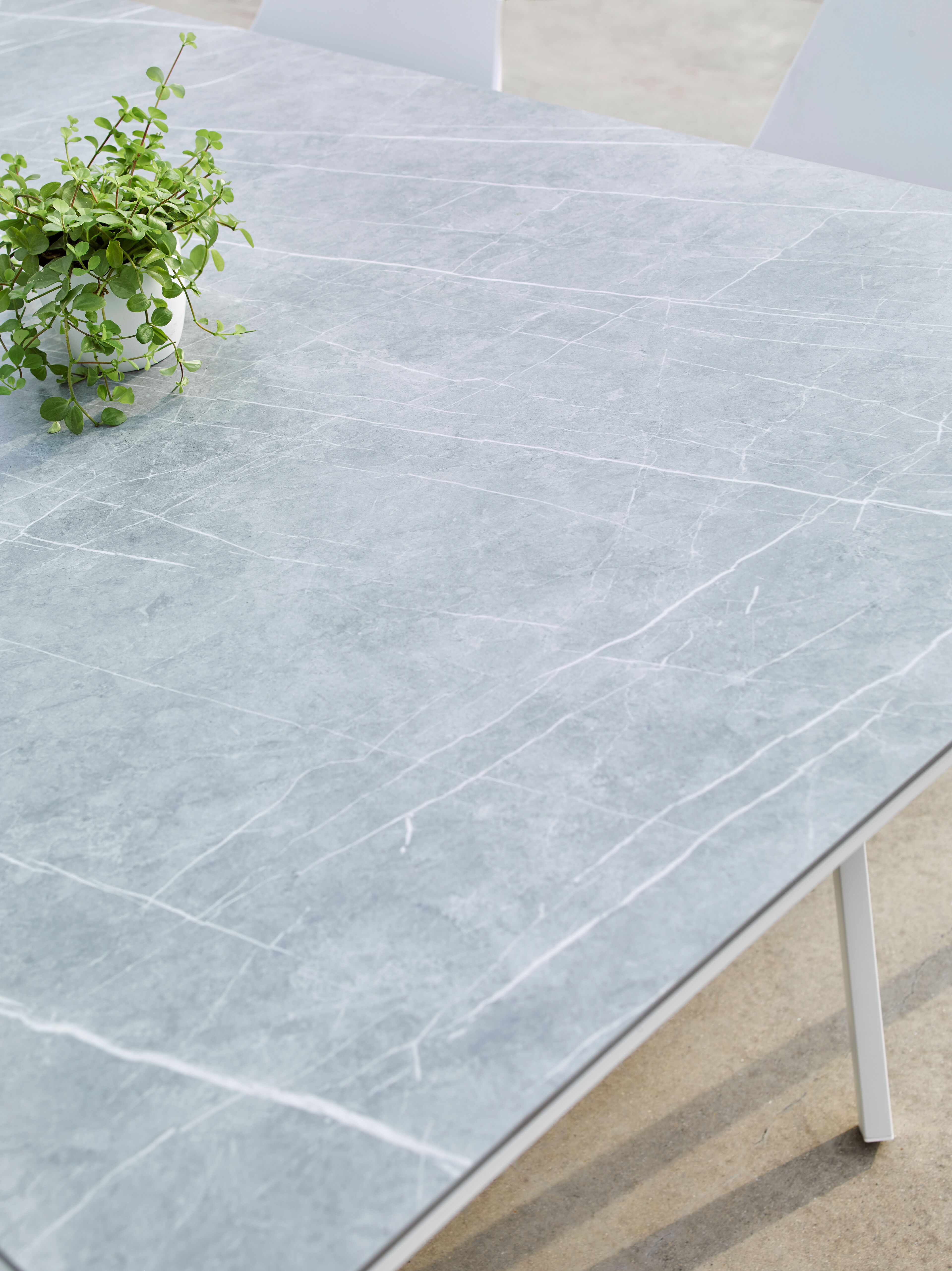 Mesa tuinstoel in wit aluminium en wit kunststof