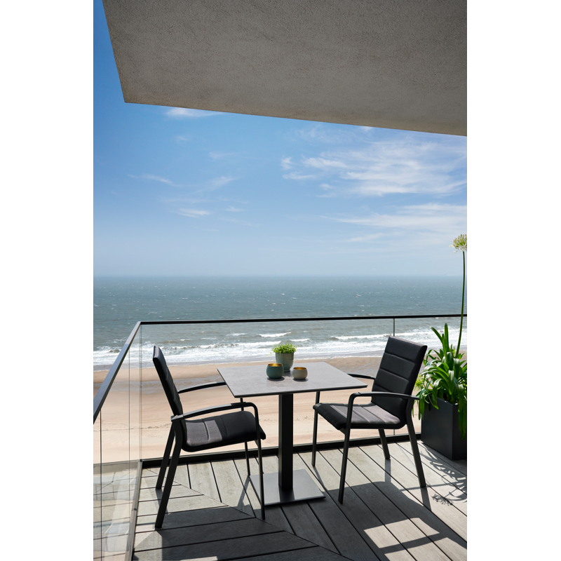 Chaise de jardin empilable Como in aluminium noir et textilène luxe confort noir