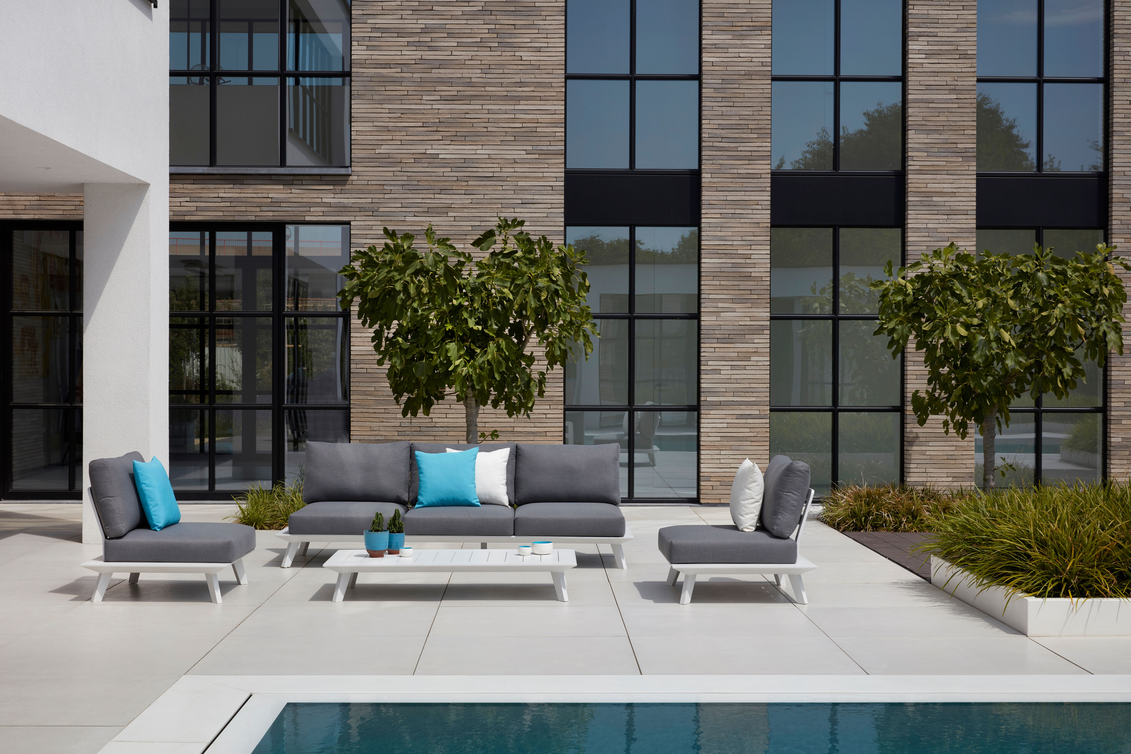 Canapé de jardin Puglia 3-pl en aluminium blanc avec coussin en All Weather Olefin gris
