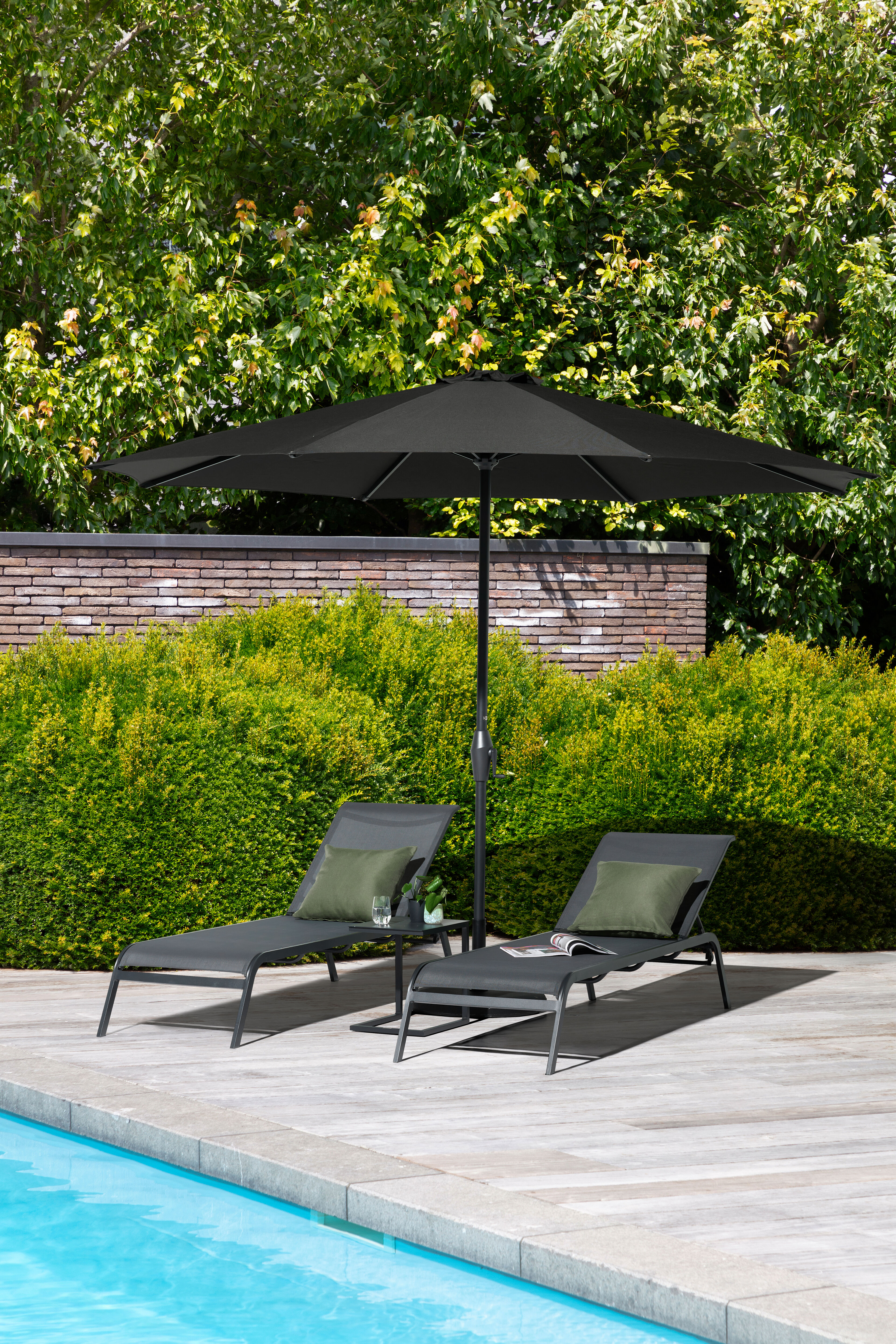 Viola staanparasol in zwart aluminium met zwart weather+ softtouch parasoldoek - Dia 350 cm (zonder voet)