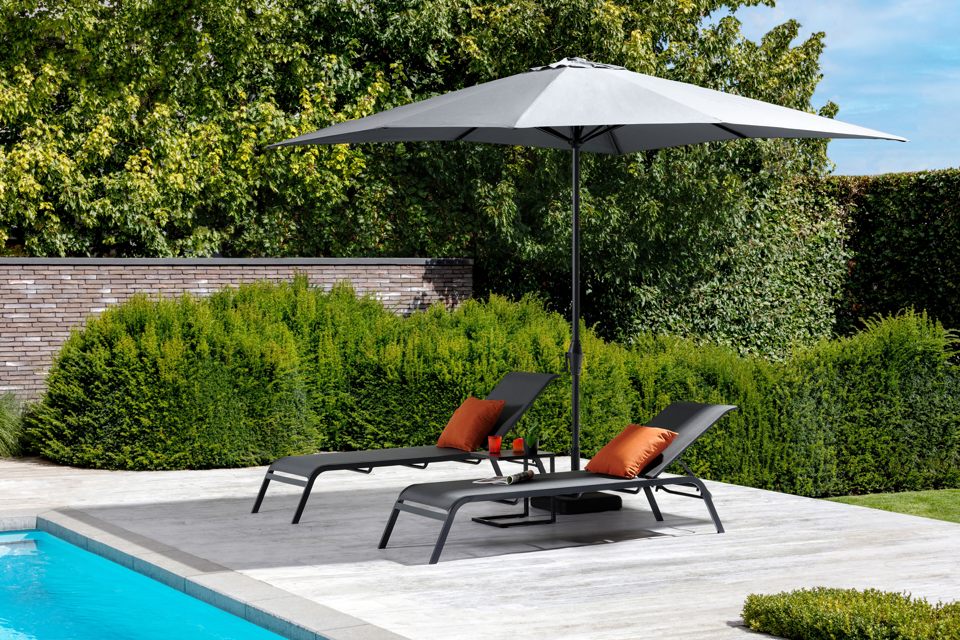 Viola staanparasol in zwart aluminium met grijs All Weather Olefin parasoldoek - L1 300 x L2 300 cm (zonder voet)