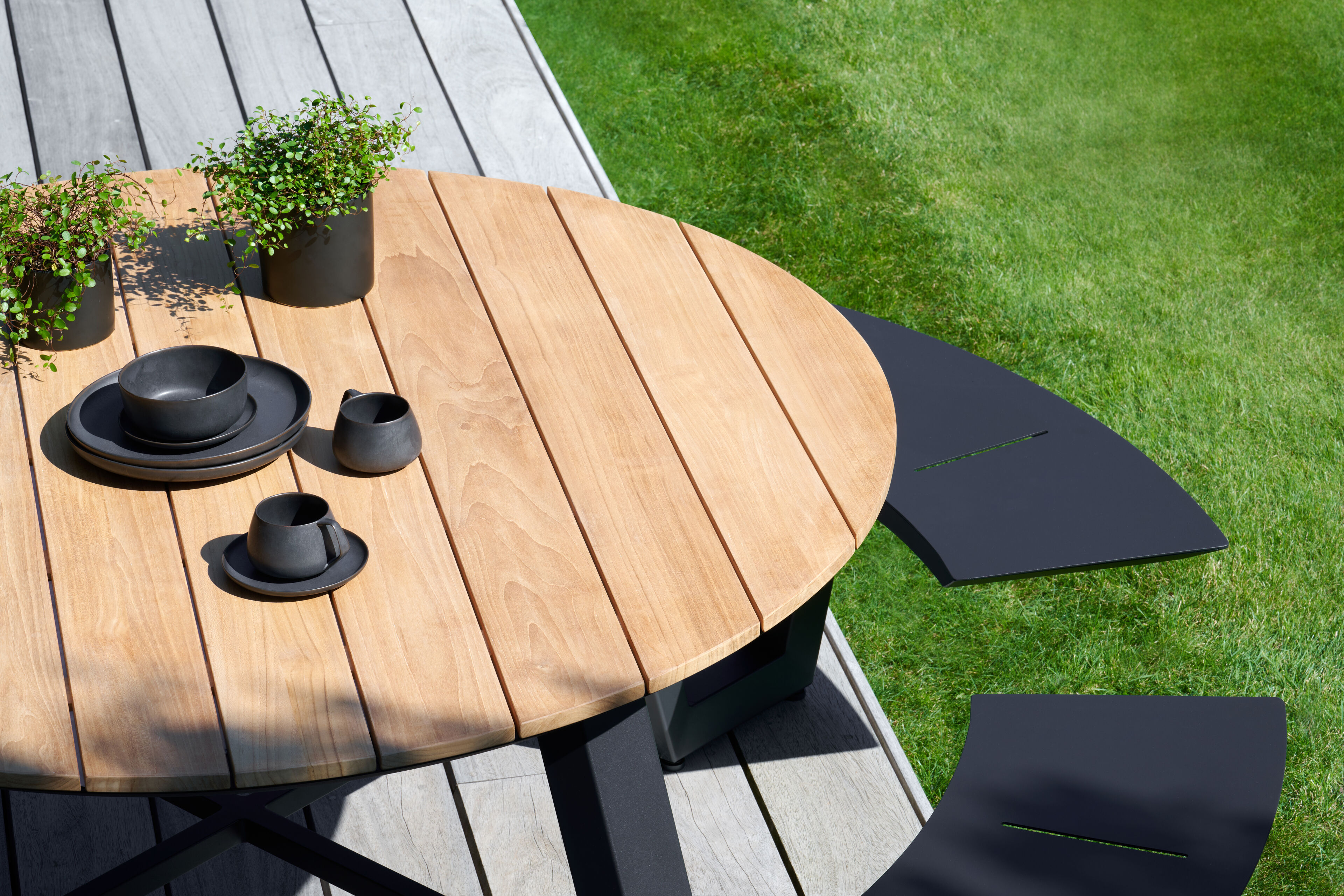 Rondino picknicktafel in zwart aluminium en teak tafelblad - Dia. 236 x - Dia. 236 x H 72 cm
