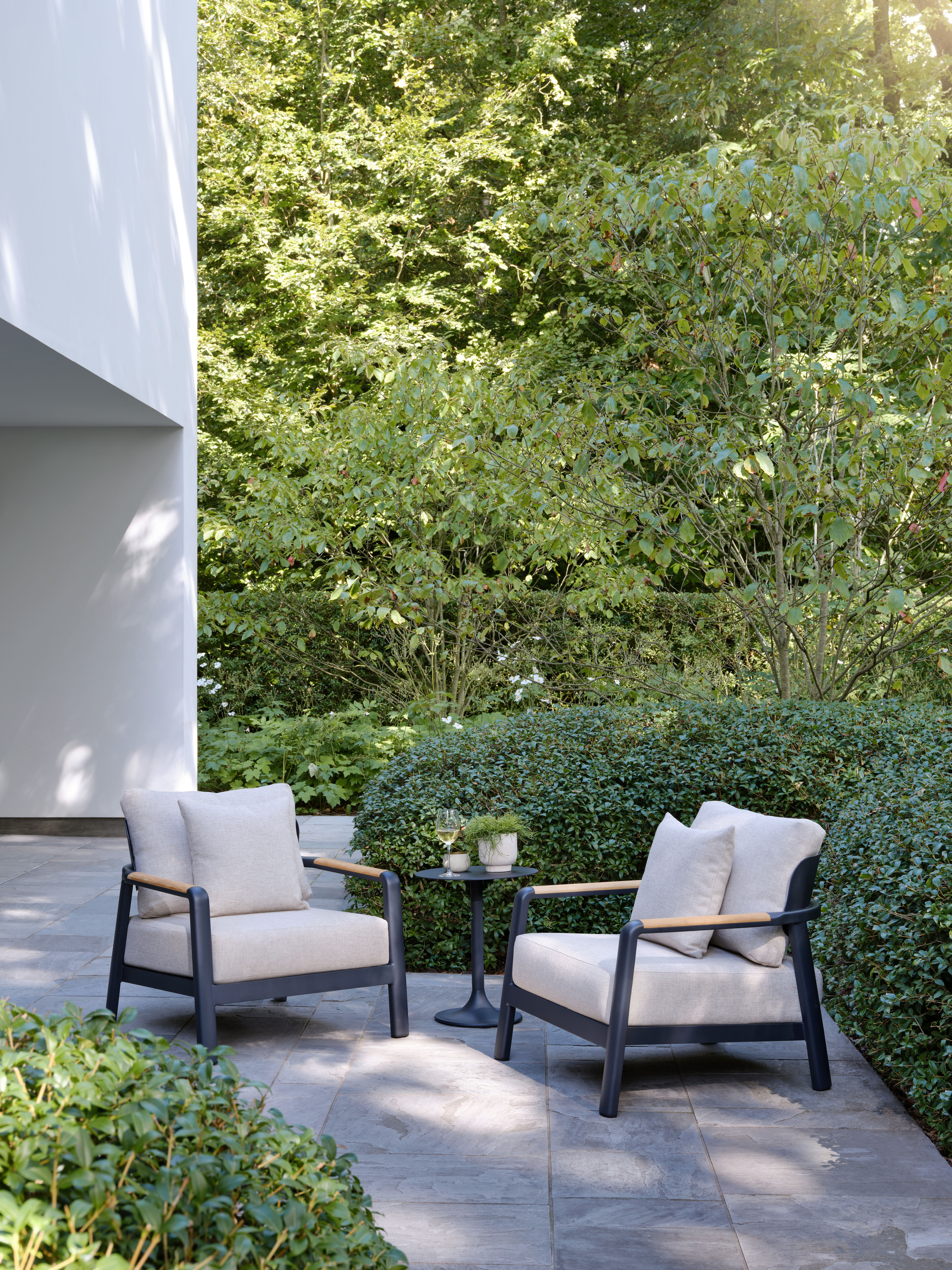 Salamanca loungestoel 1-zit in zwart aluminium en teak met desert weather+ softtouch kussen