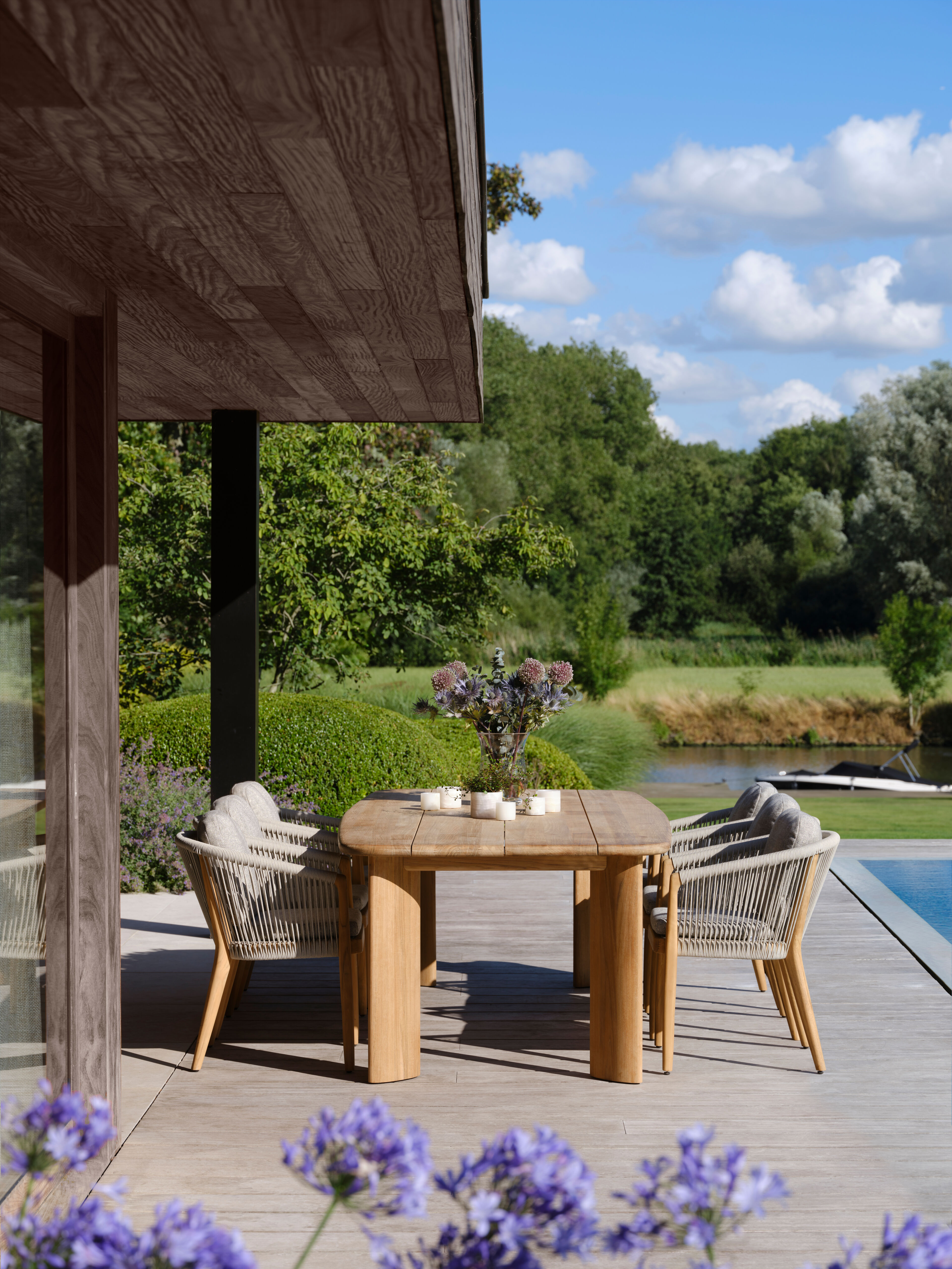 Gardo tuintafel bootvorm in teak - L 255 x B 115 x H 75 cm