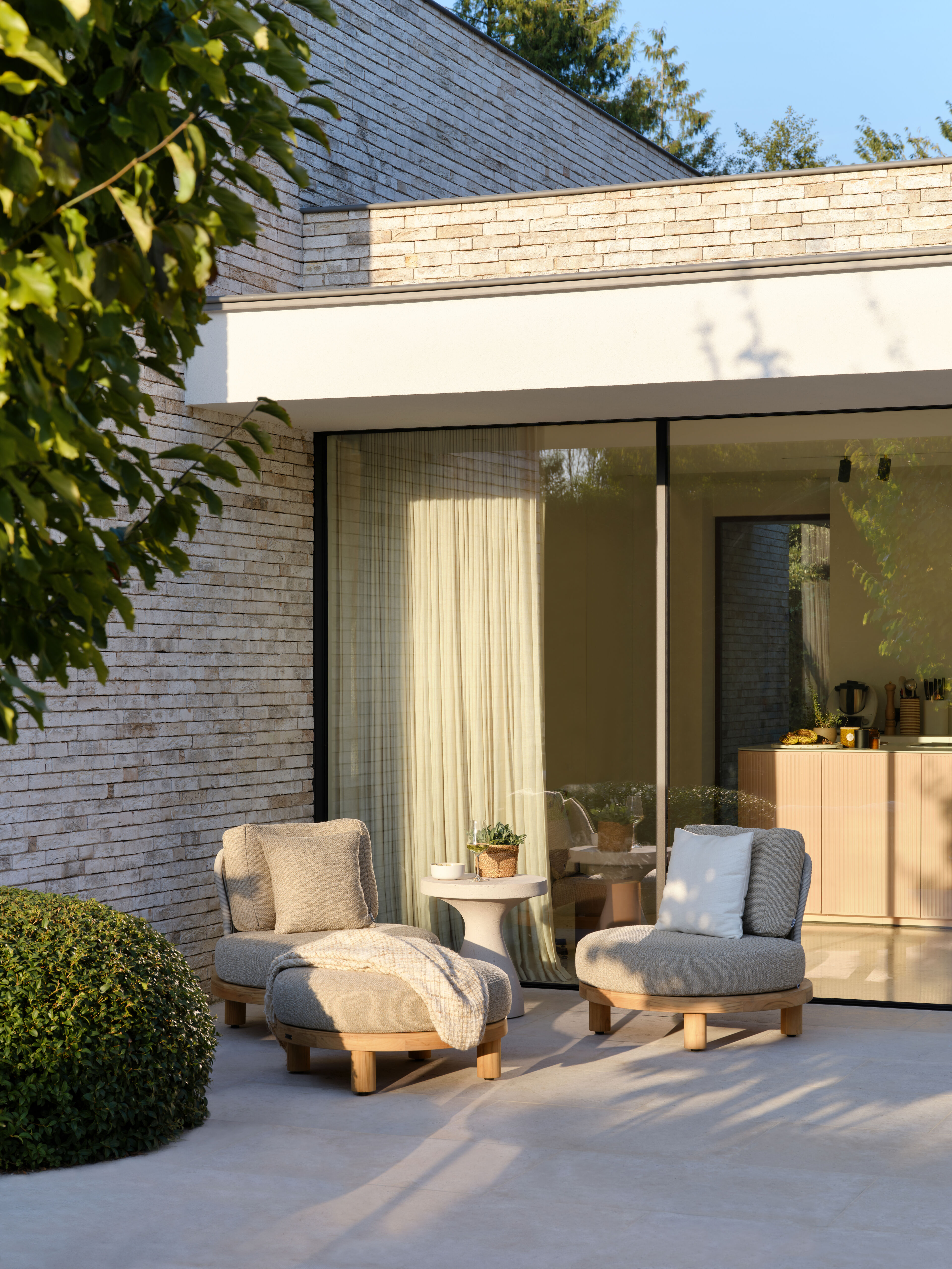 Donato loungestoel 1-zit in teak met madagascar oak all weather Casettica kussen